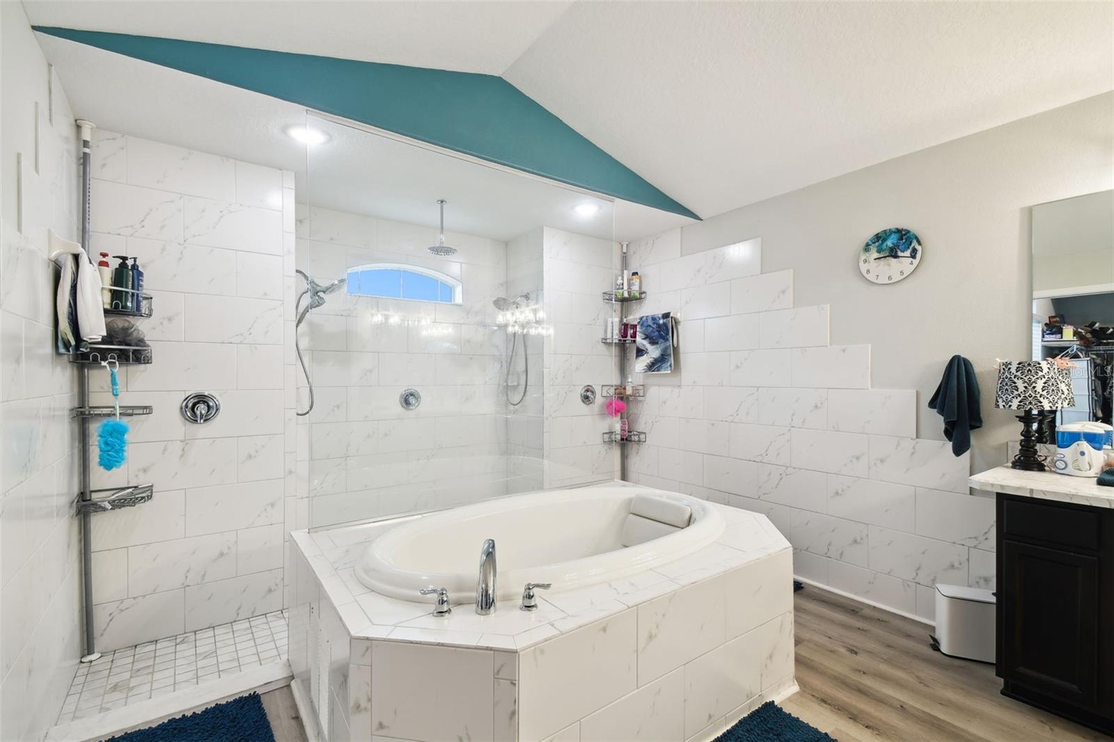 Image 27 of 60 For 18317 Treehaven Drive