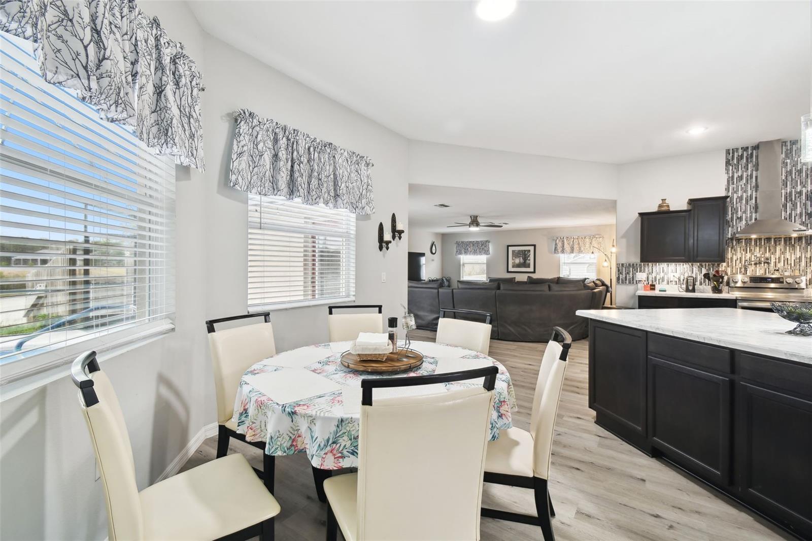 Image 7 of 60 For 18317 Treehaven Drive