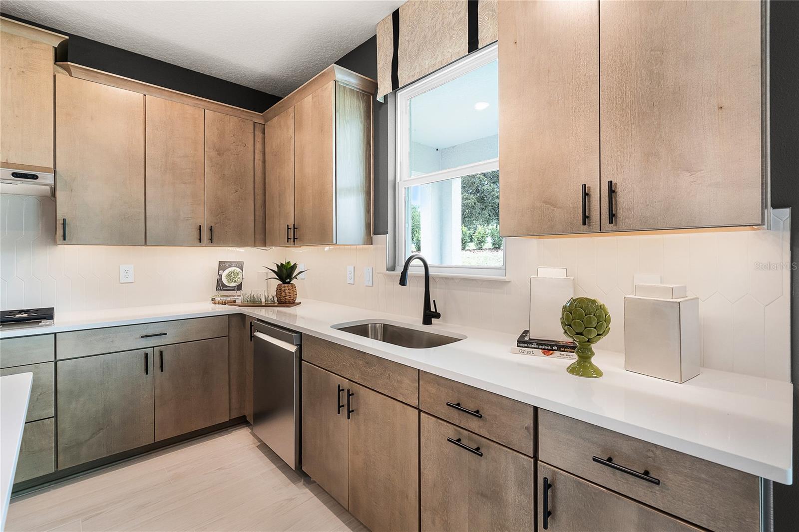 Image 11 of 25 For 644 Mystic Gardens Drive