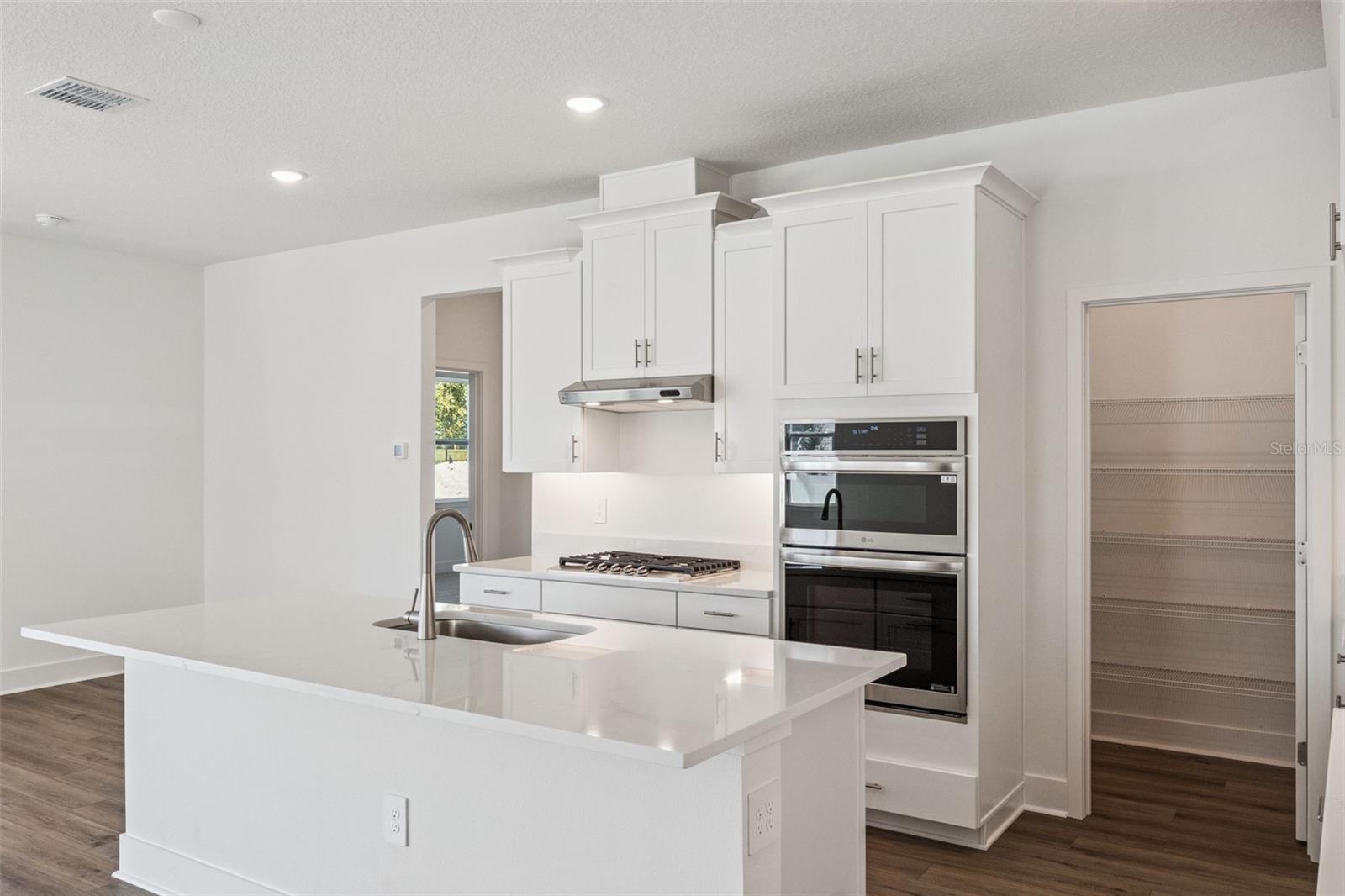 Image 4 of 14 For 647 Emerald Grove Drive