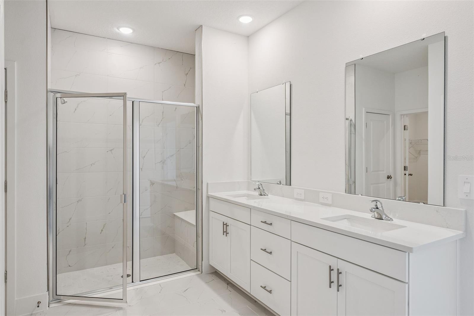 Image 8 of 14 For 647 Emerald Grove Drive