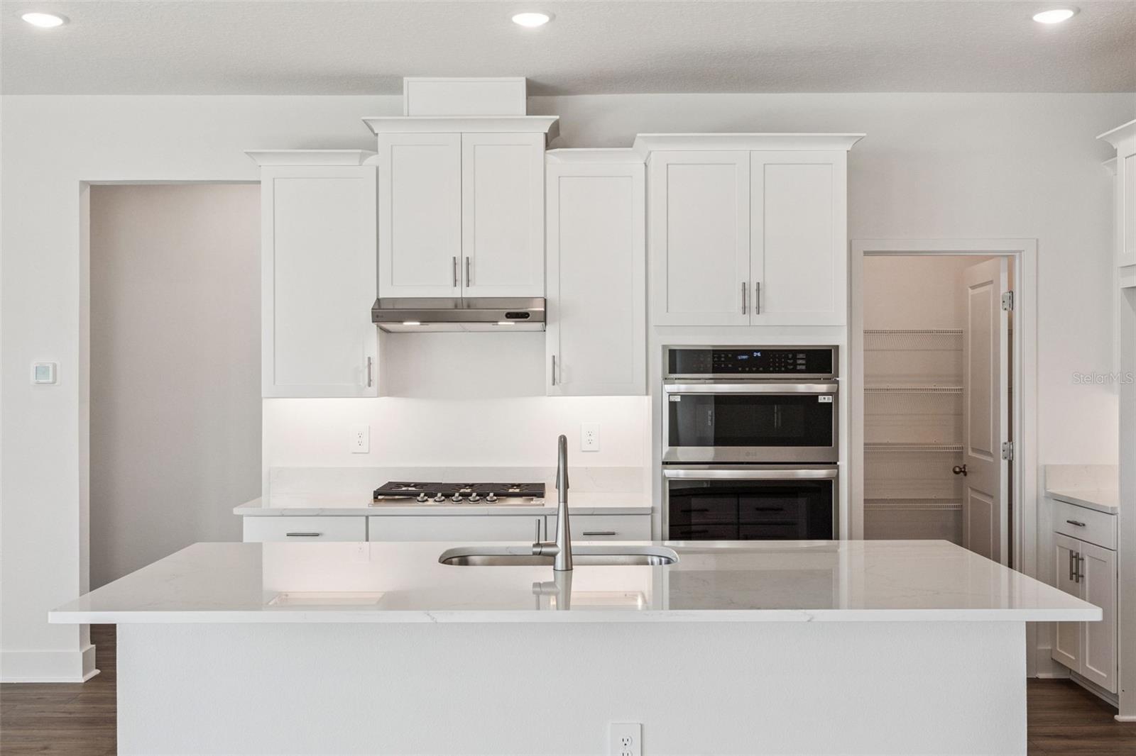 Image 9 of 14 For 647 Emerald Grove Drive