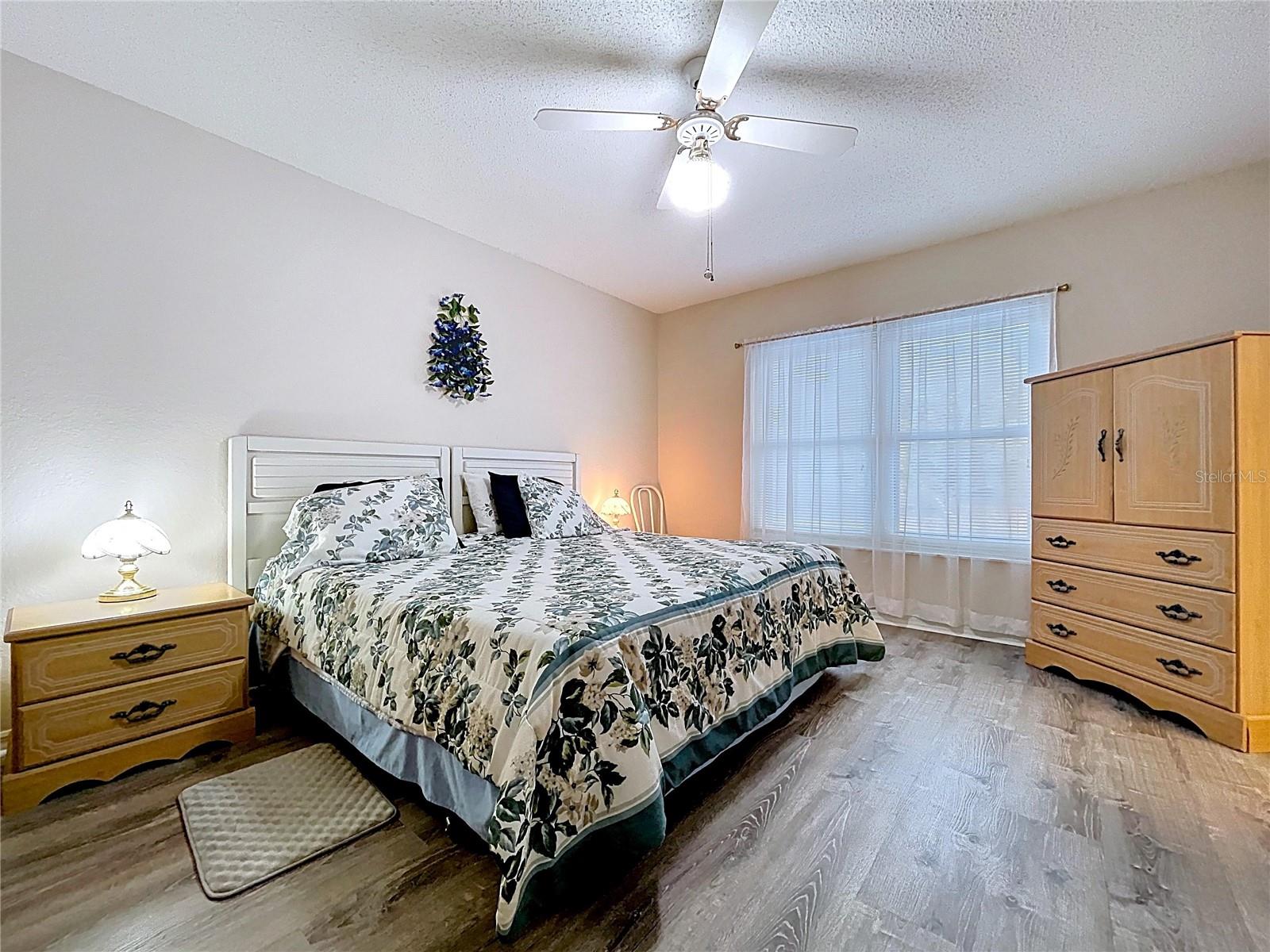 Listing photo id 8 for 12271 Katherwood Street