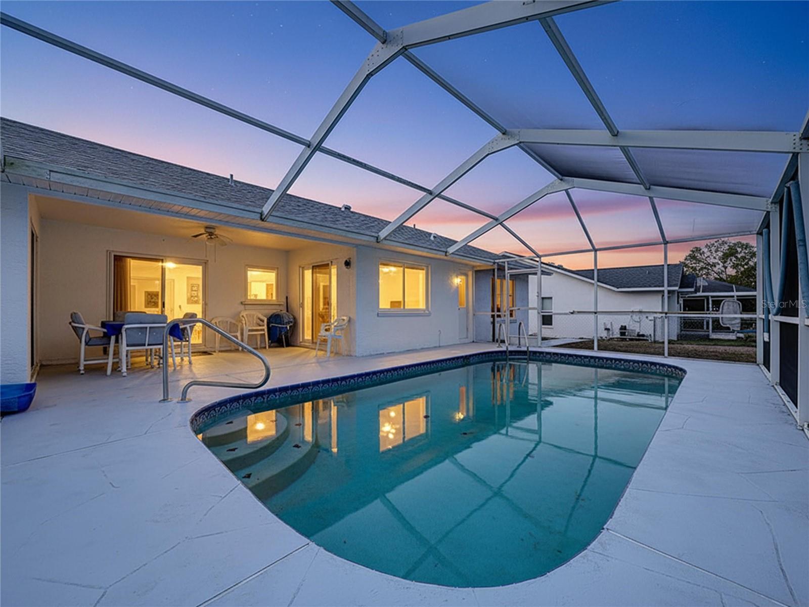 Listing photo id 11 for 12271 Katherwood Street