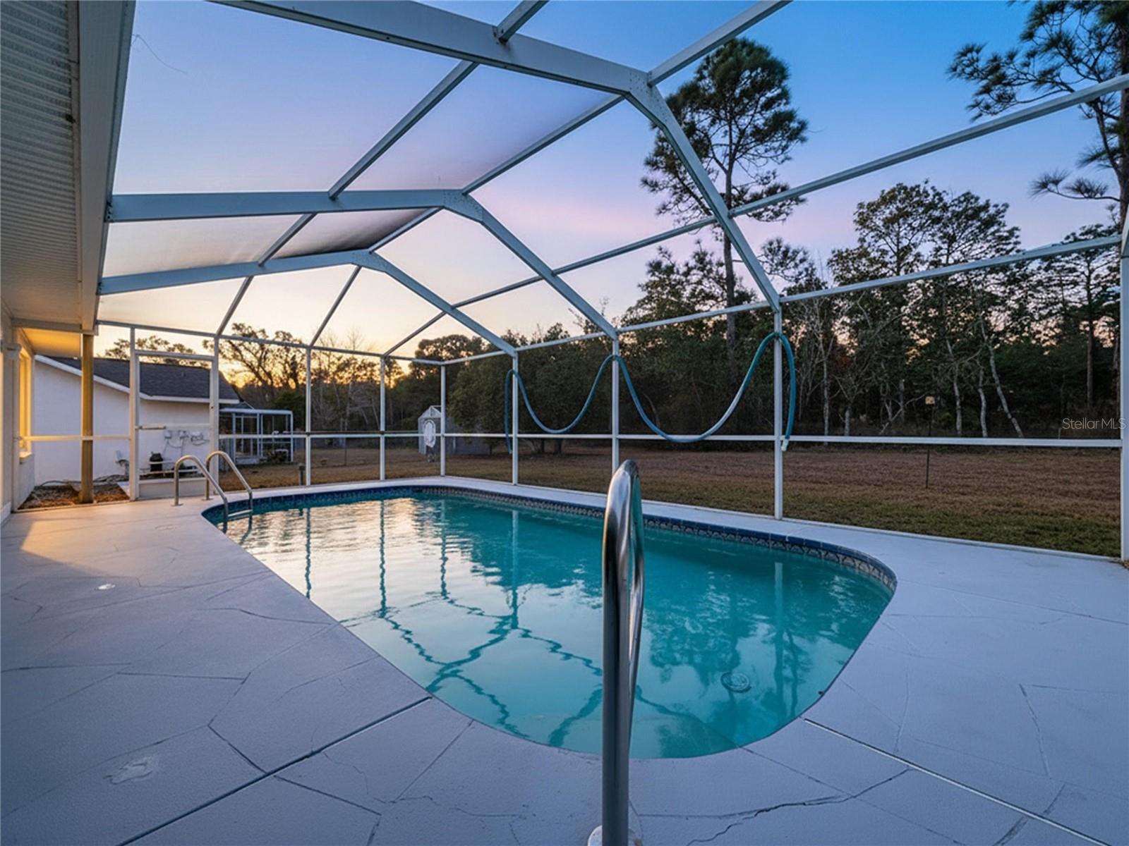 Listing photo id 12 for 12271 Katherwood Street