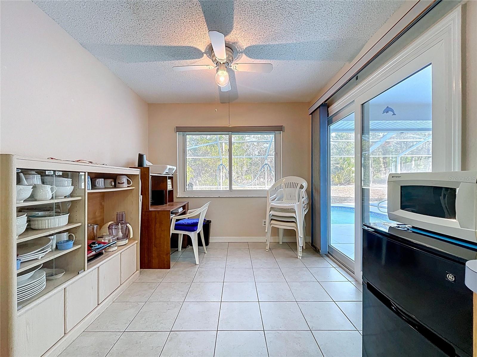 Listing photo id 17 for 12271 Katherwood Street