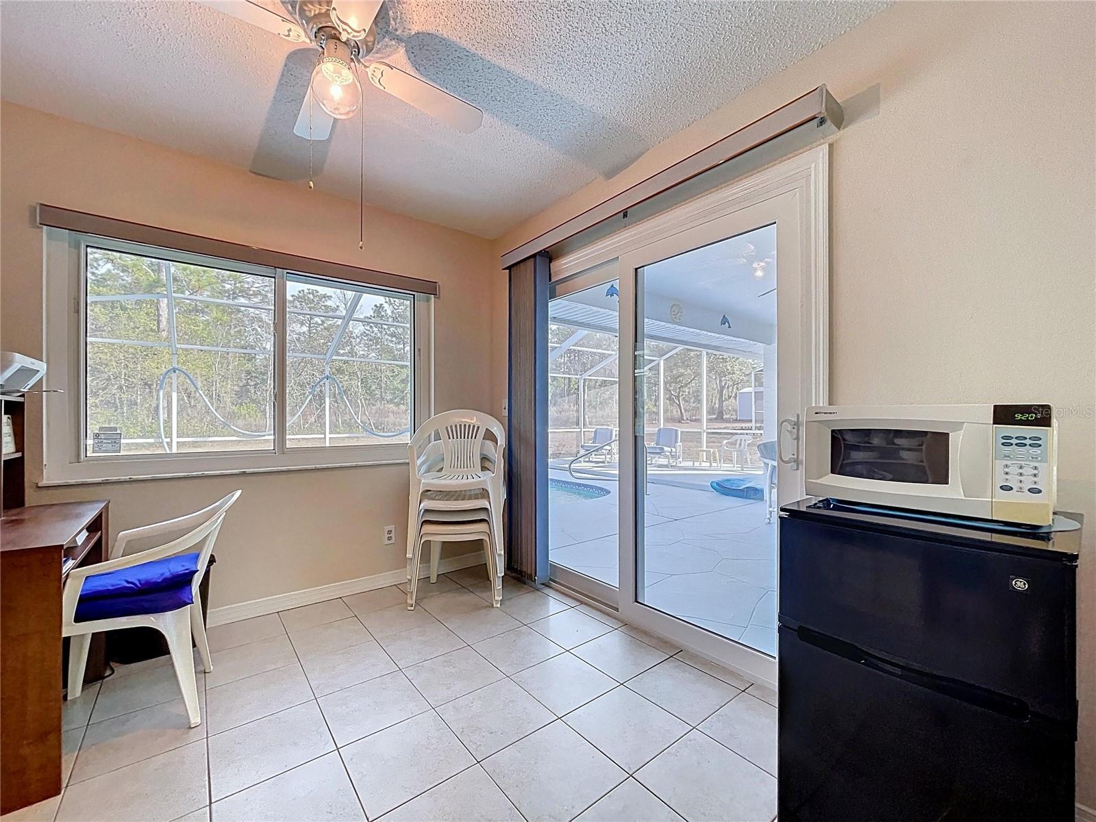 Listing photo id 18 for 12271 Katherwood Street