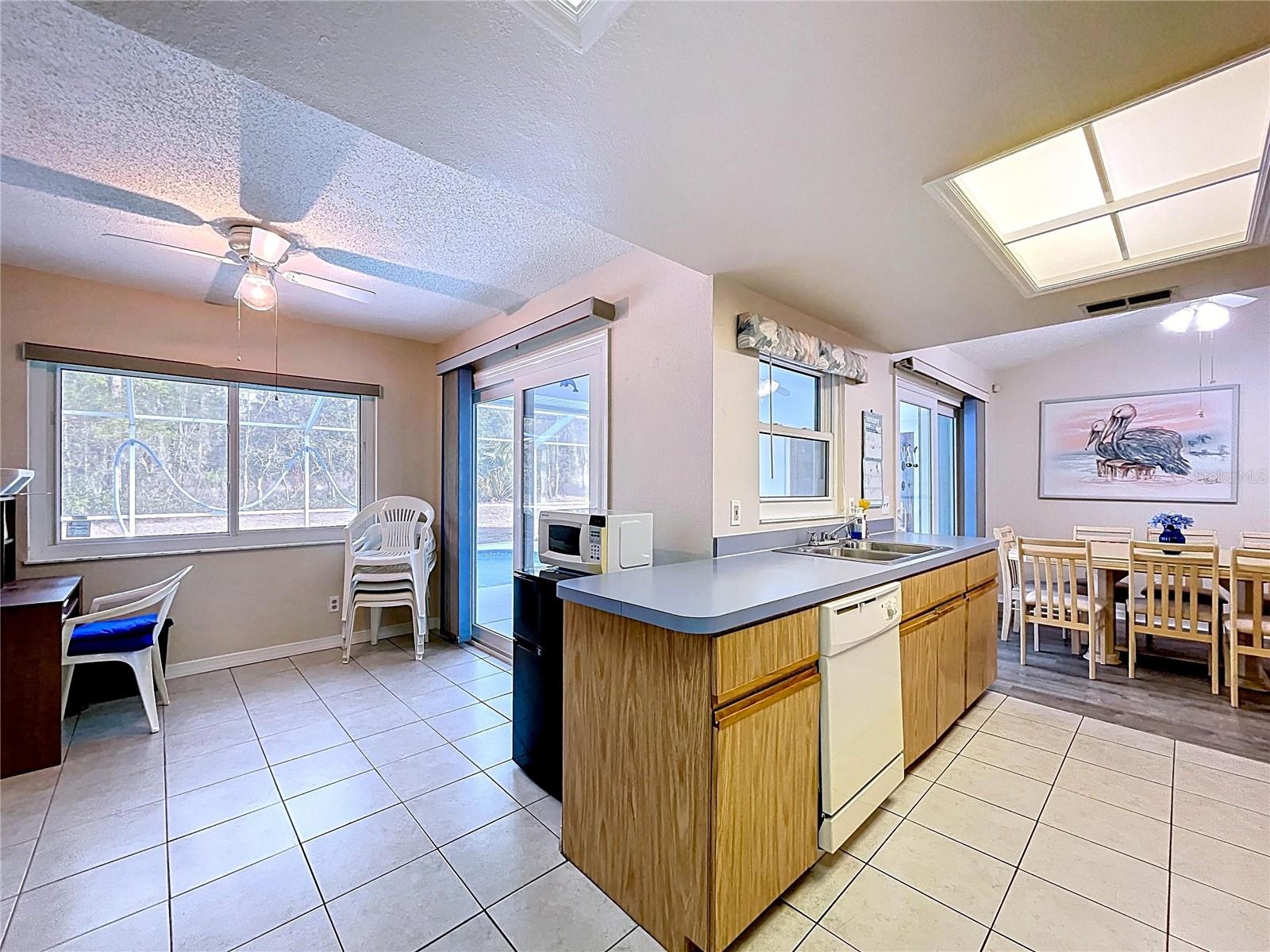 Listing photo id 26 for 12271 Katherwood Street