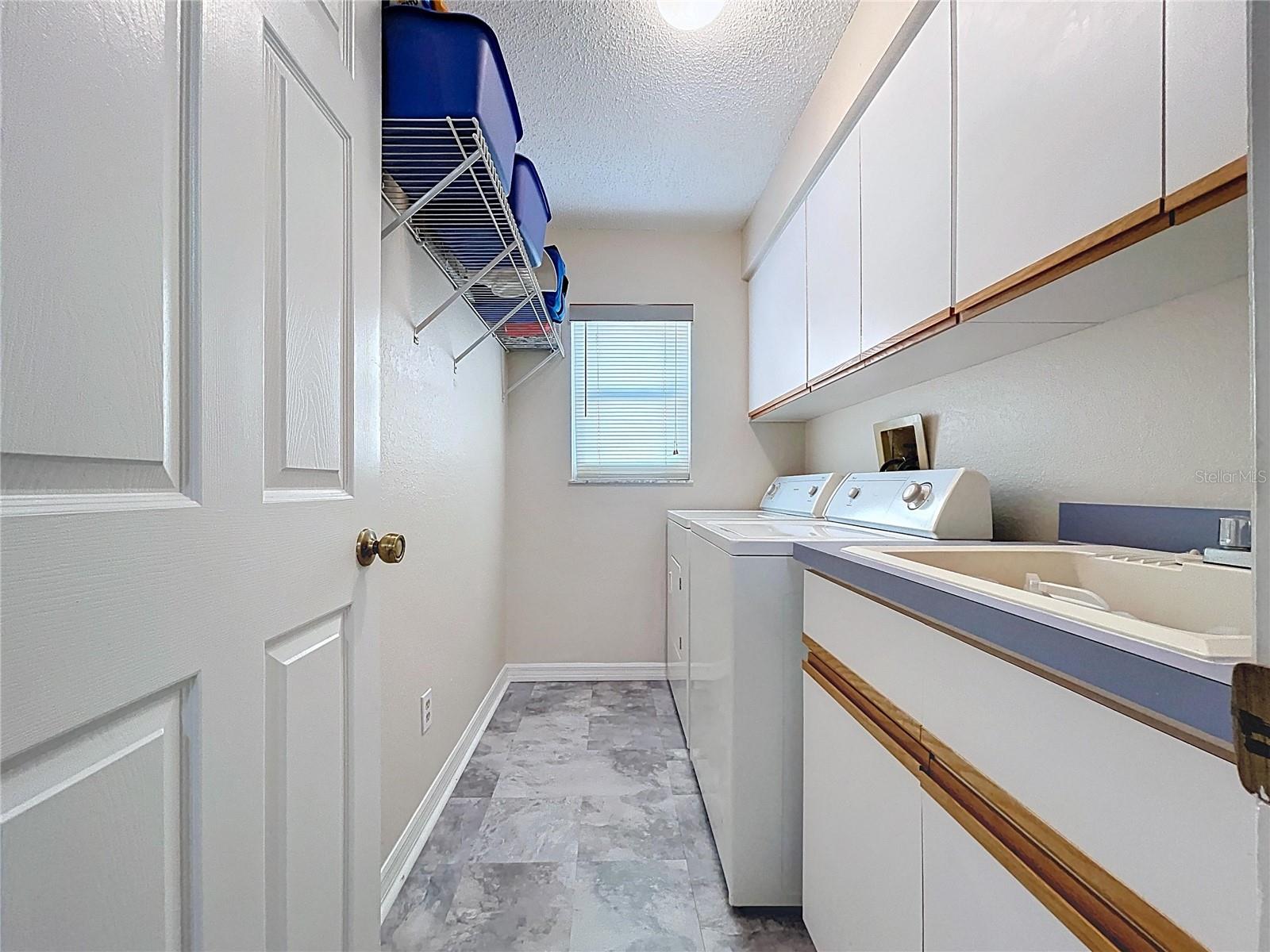 Listing photo id 39 for 12271 Katherwood Street