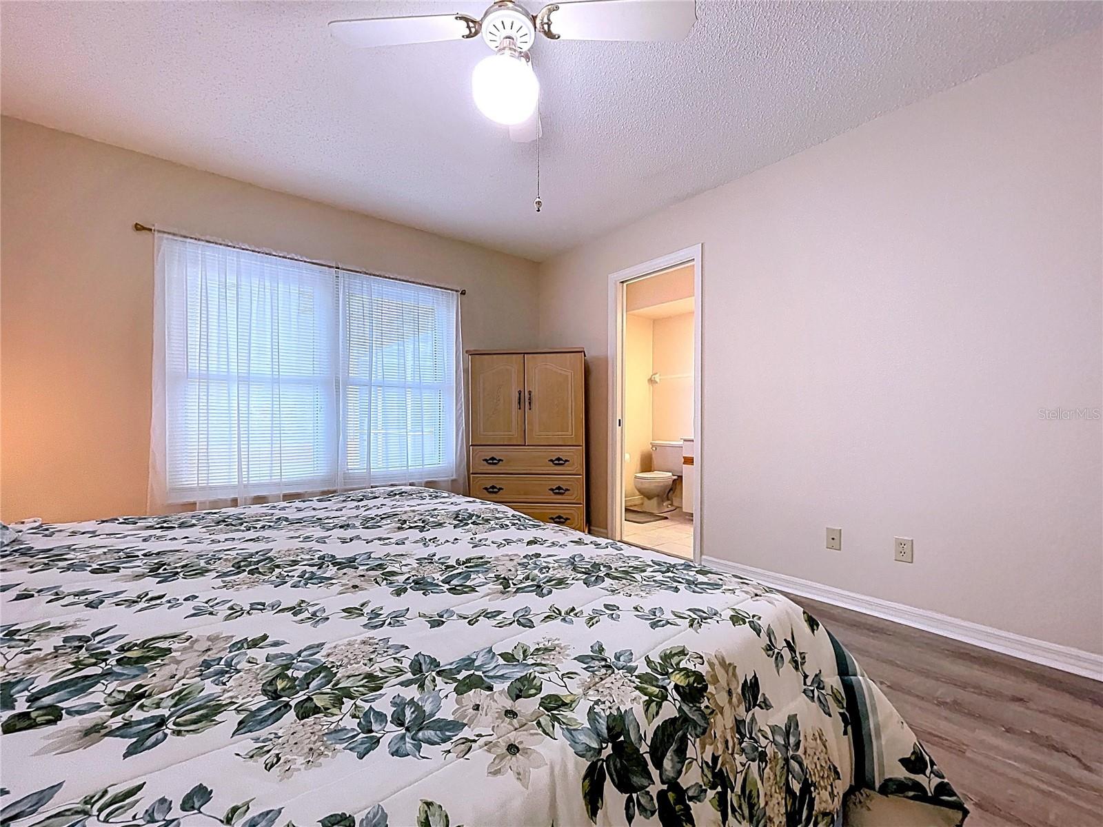 Listing photo id 41 for 12271 Katherwood Street