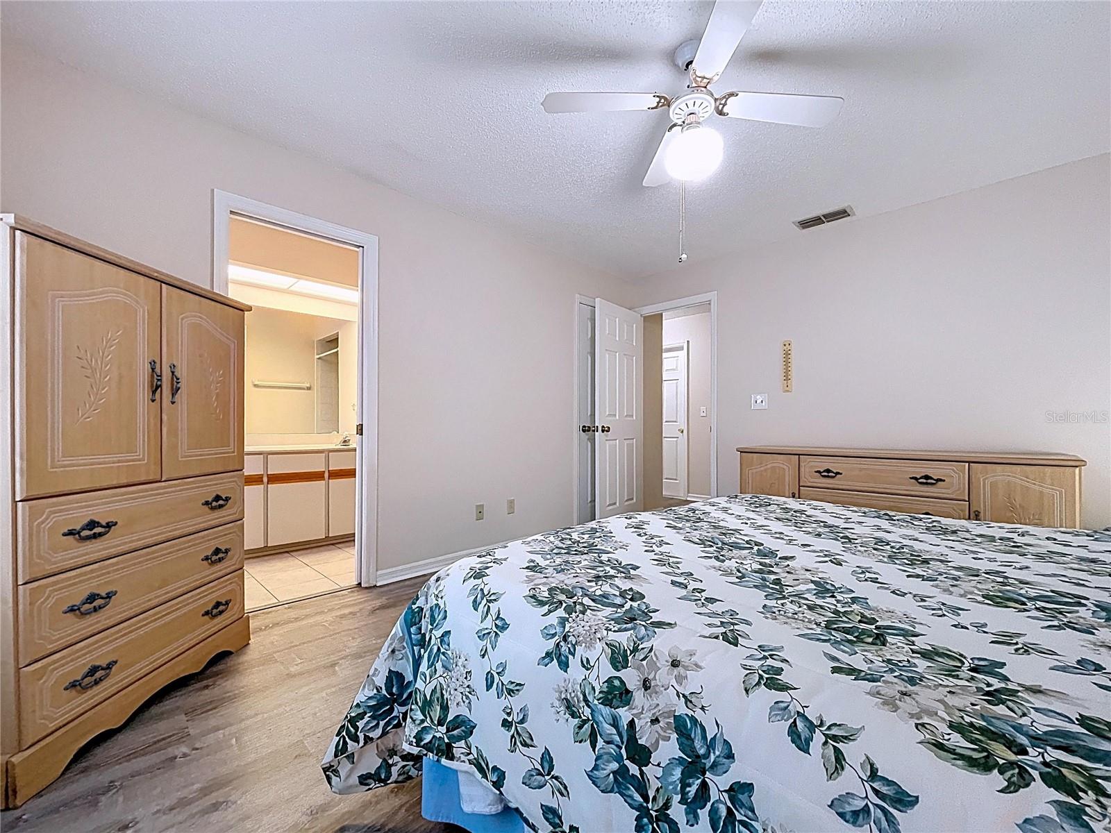 Listing photo id 42 for 12271 Katherwood Street