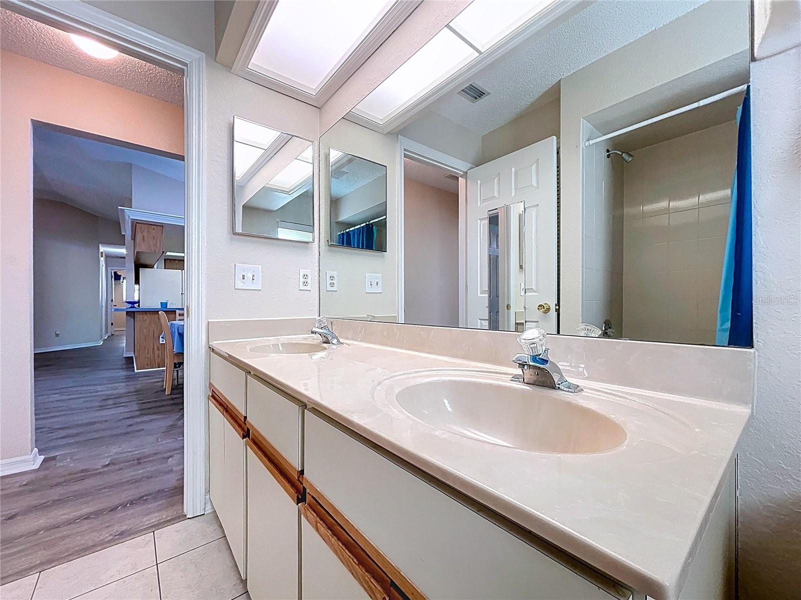 Listing photo id 44 for 12271 Katherwood Street