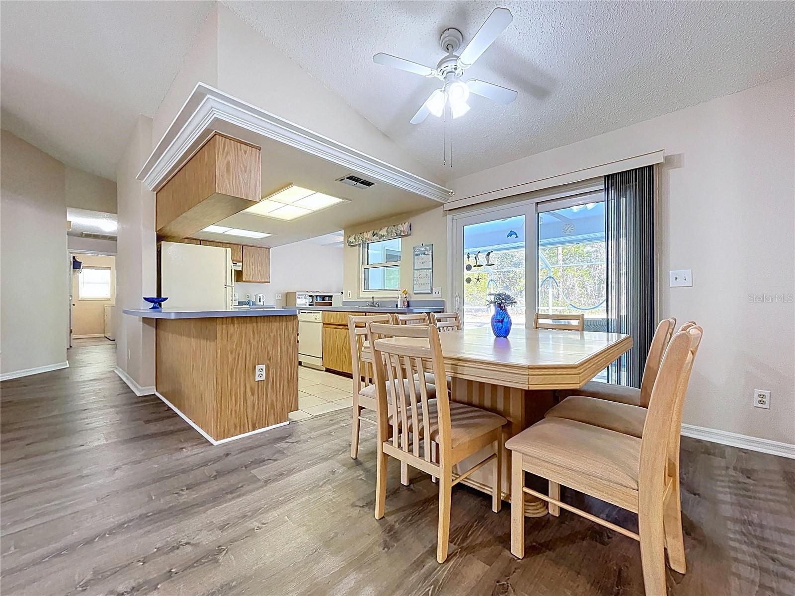 Listing photo id 7 for 12271 Katherwood Street