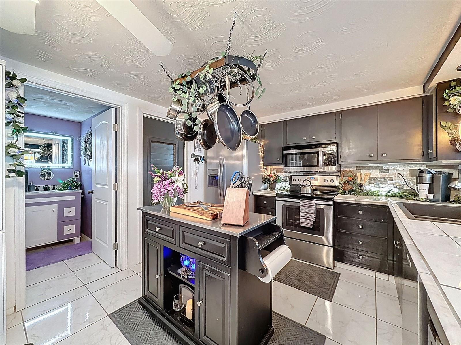 Image 14 of 47 For 3529 Garfield Drive