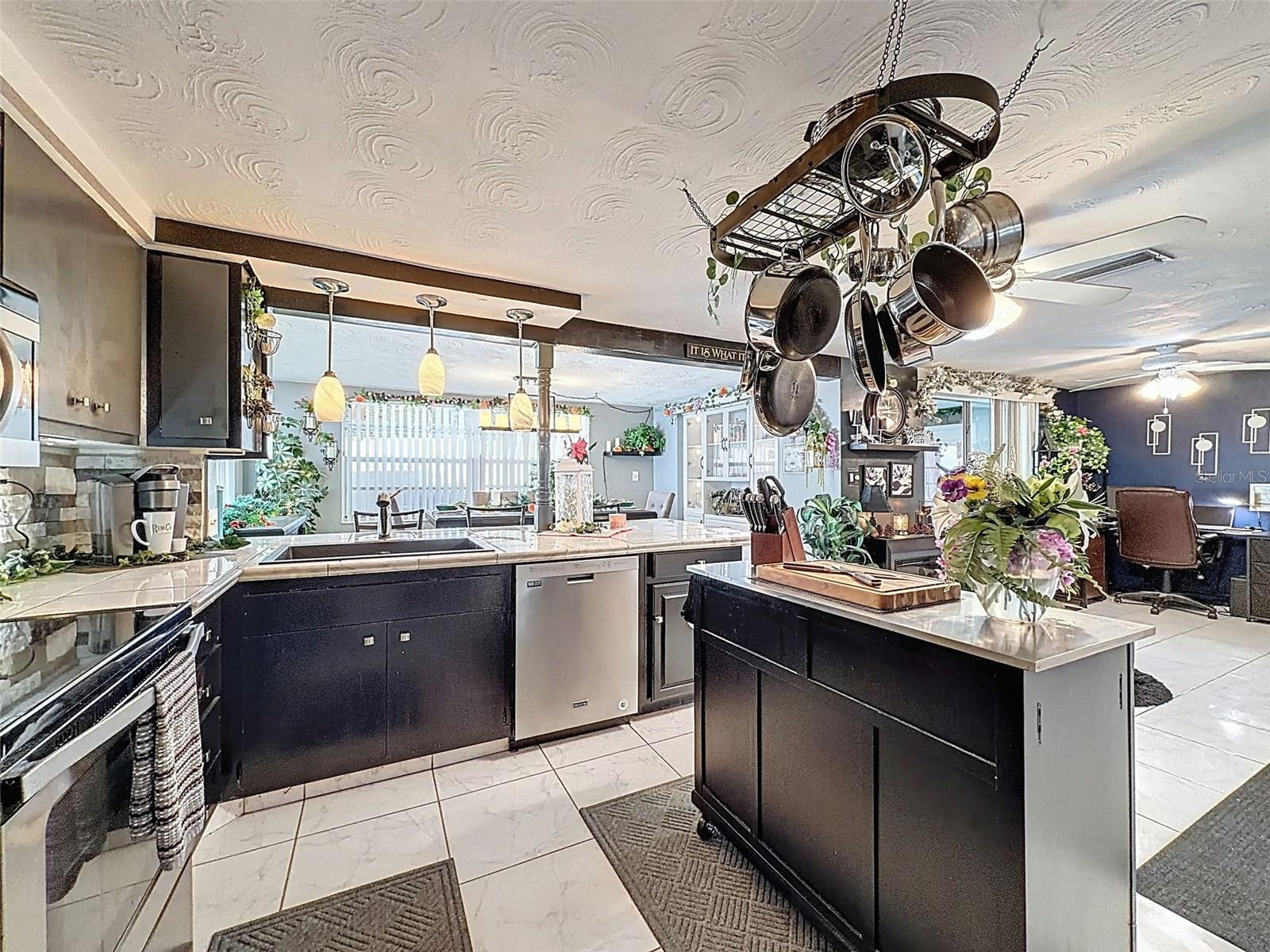 Image 17 of 47 For 3529 Garfield Drive