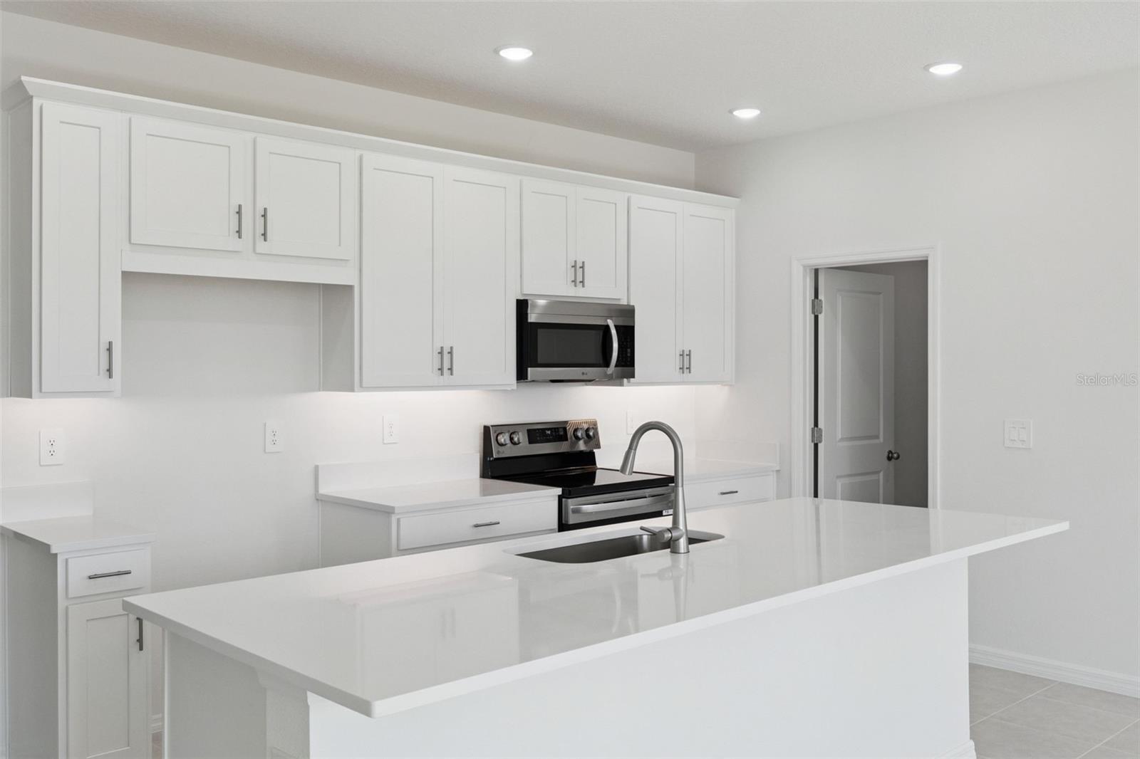 Image 4 of 20 For 778 Emerald Grove Drive