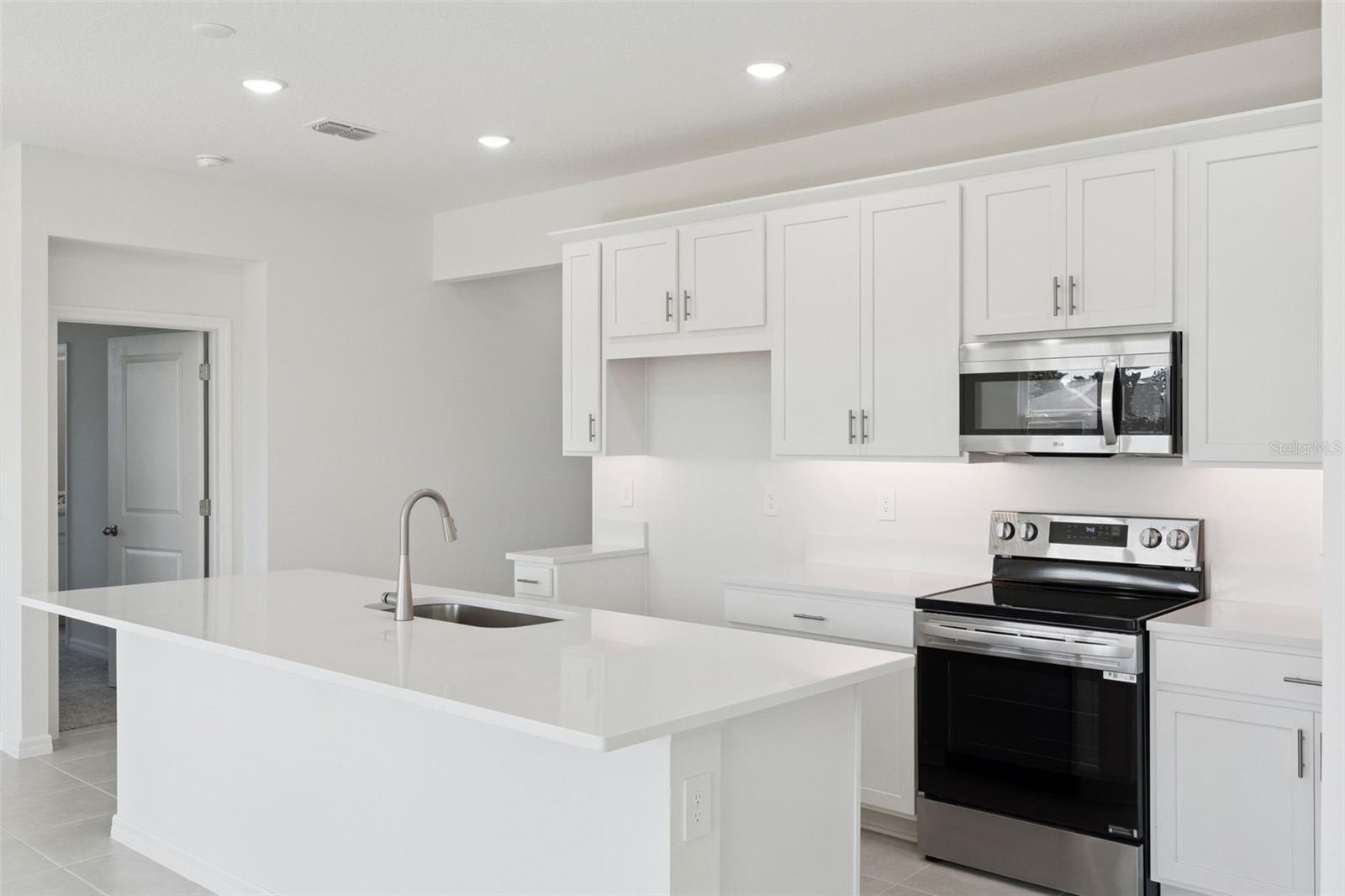 Image 5 of 20 For 778 Emerald Grove Drive