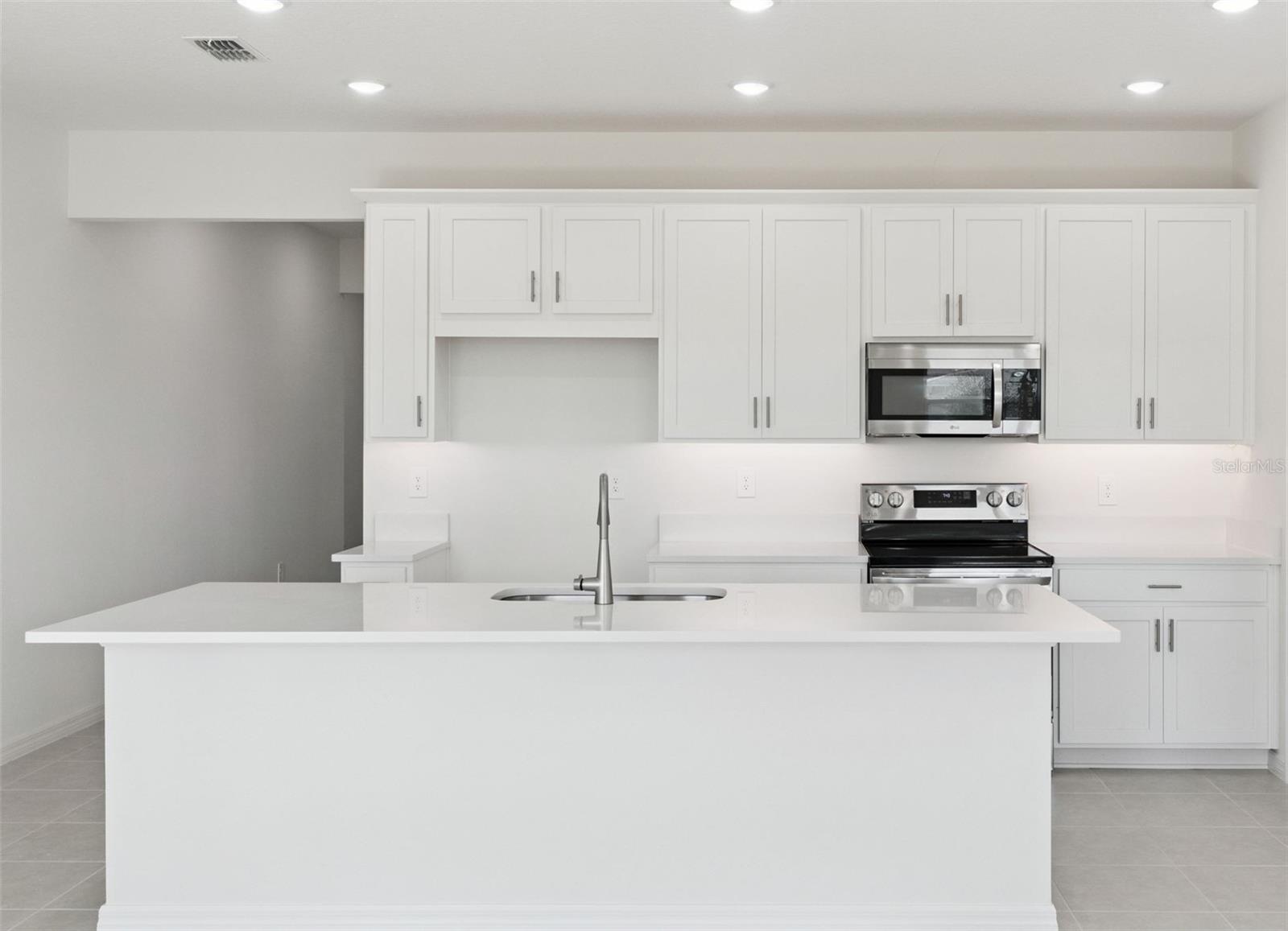 Image 7 of 20 For 778 Emerald Grove Drive