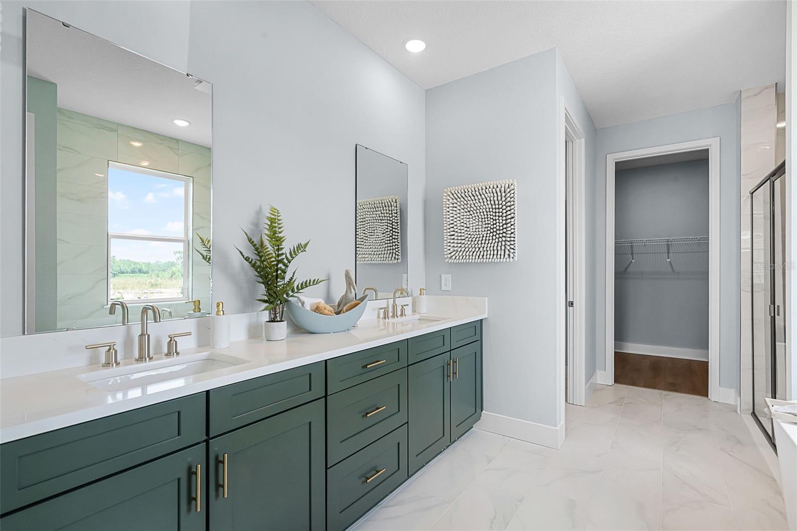 Image 19 of 22 For 687 Emerald Grove Drive