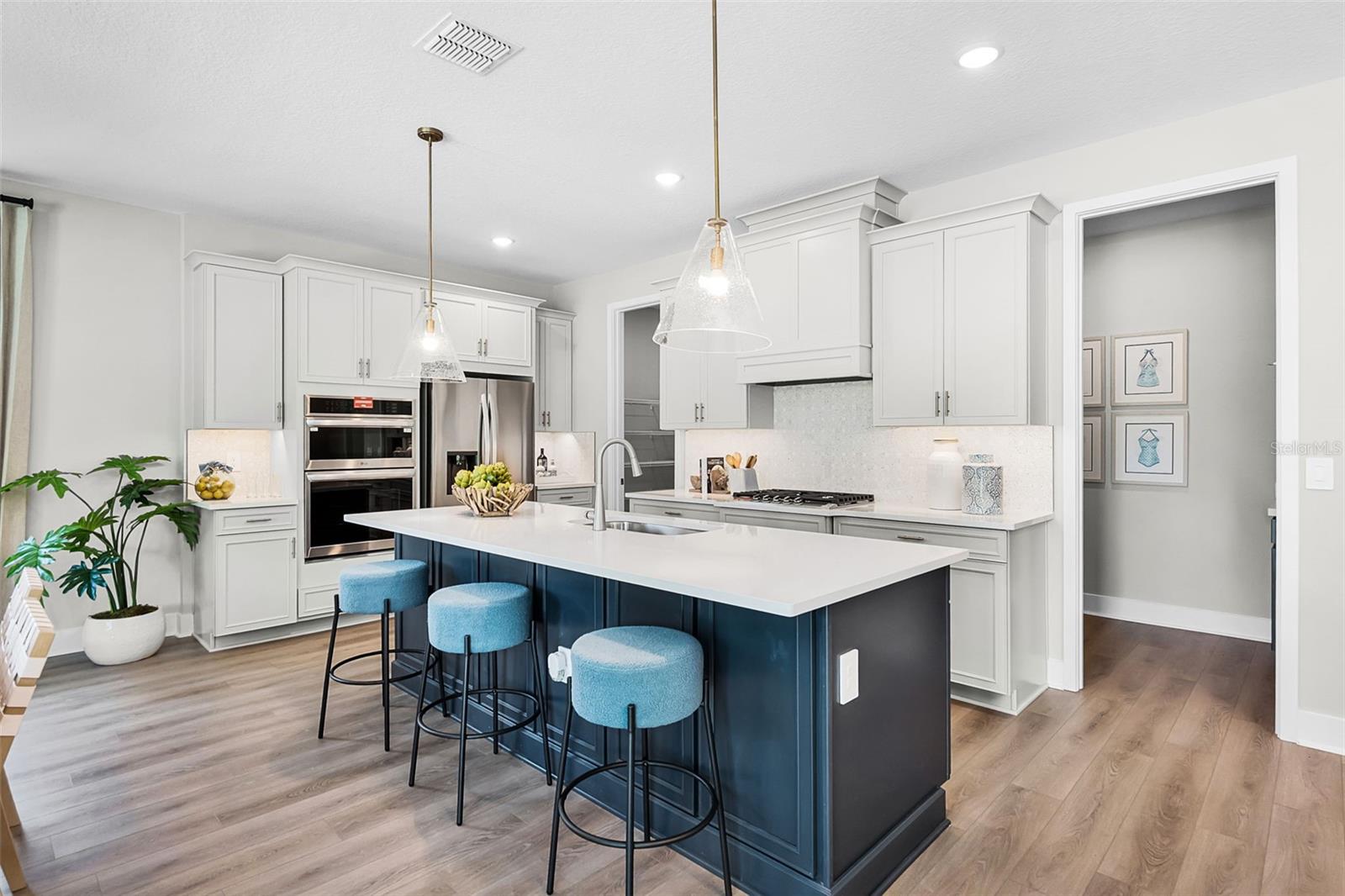 Image 5 of 22 For 687 Emerald Grove Drive