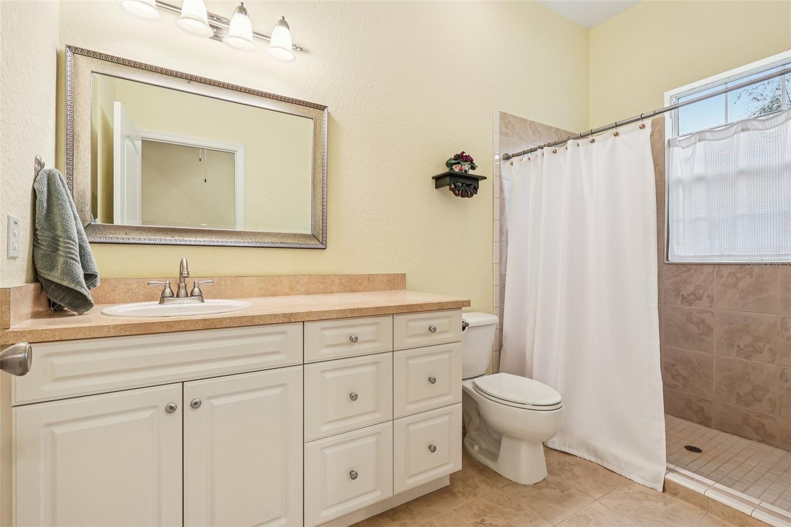 Image 16 of 92 For 30342 Vitex Avenue