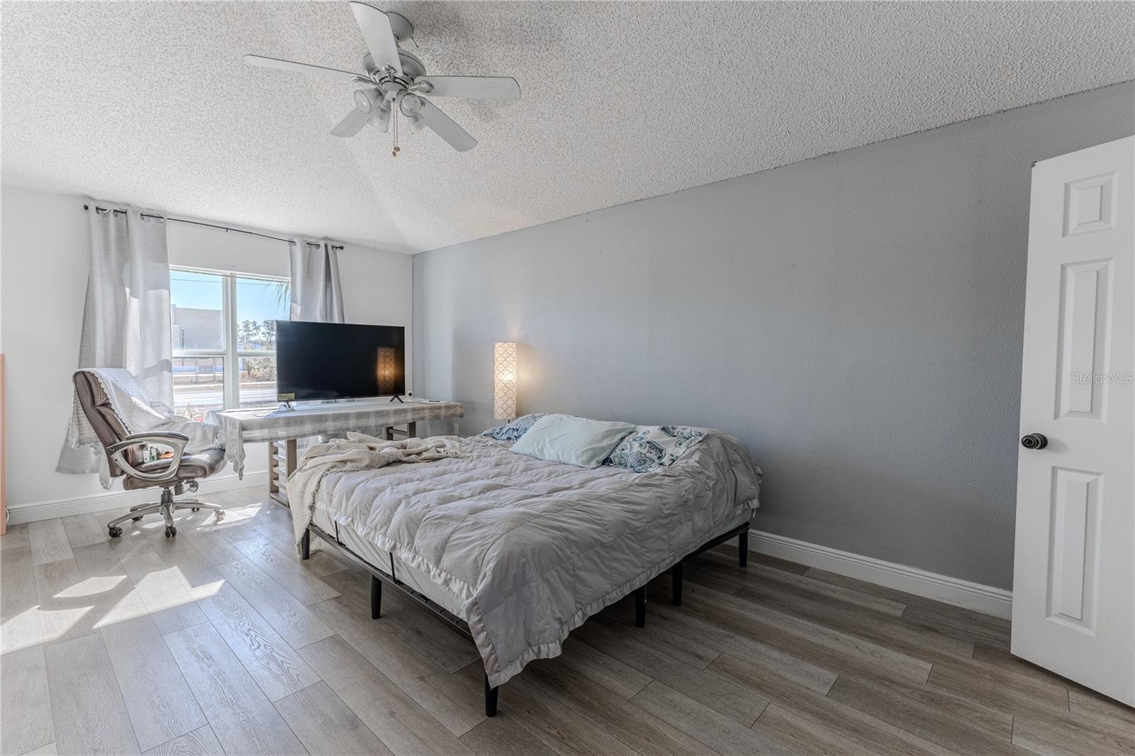 Image 14 of 34 For 5437 Freeport Drive