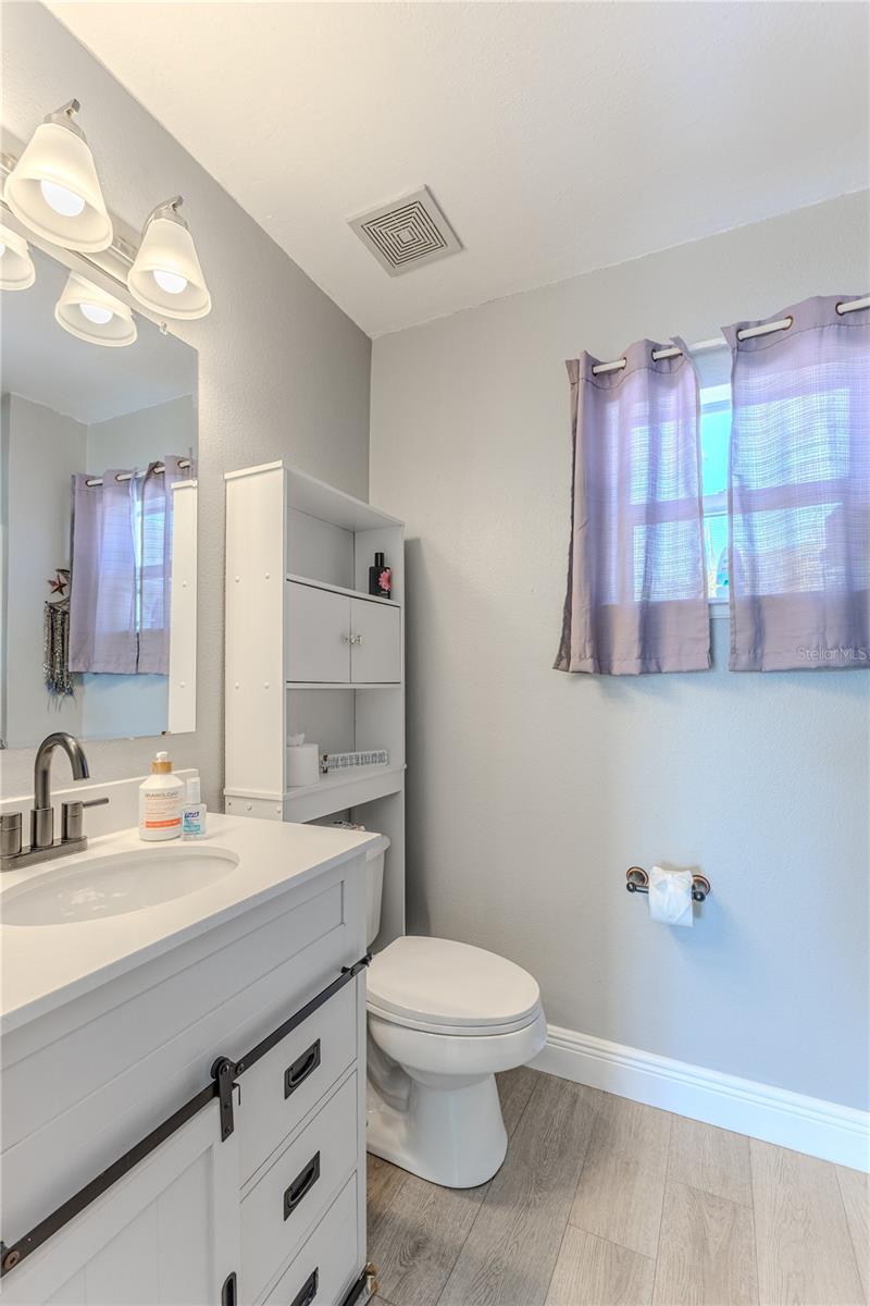 Image 17 of 34 For 5437 Freeport Drive