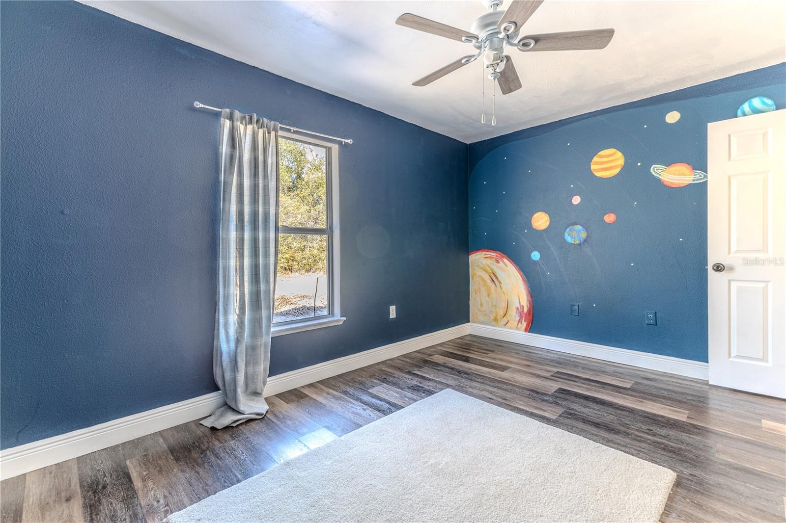 Image 18 of 34 For 5437 Freeport Drive