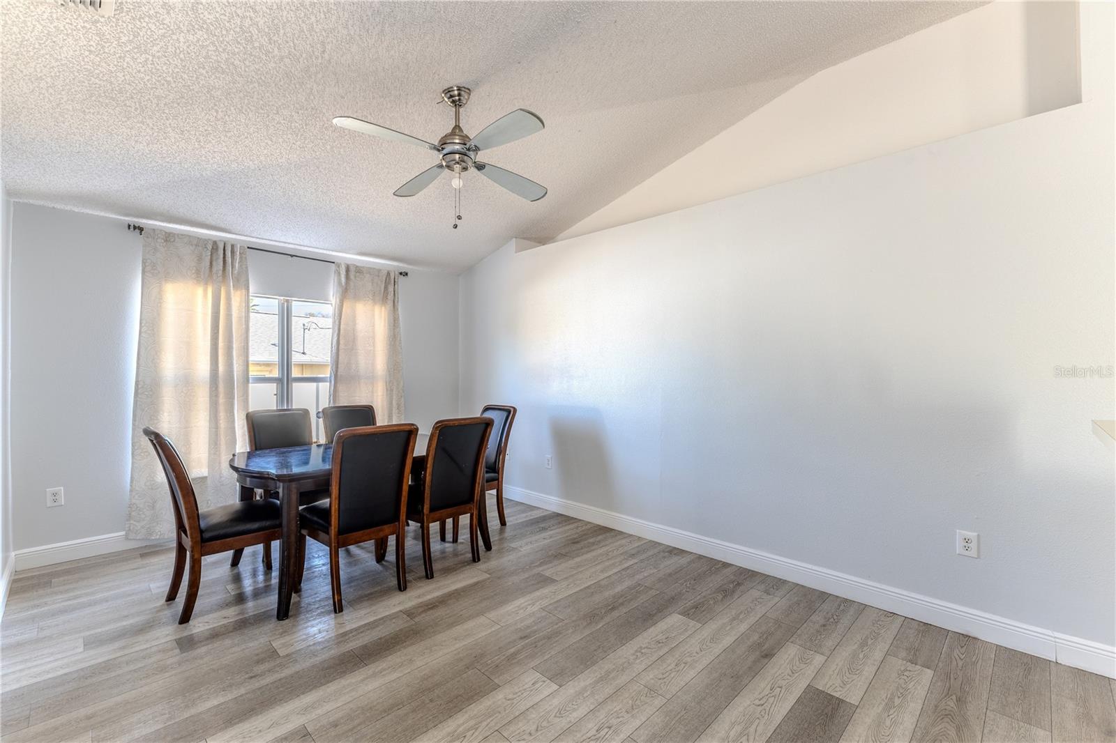 Image 5 of 34 For 5437 Freeport Drive