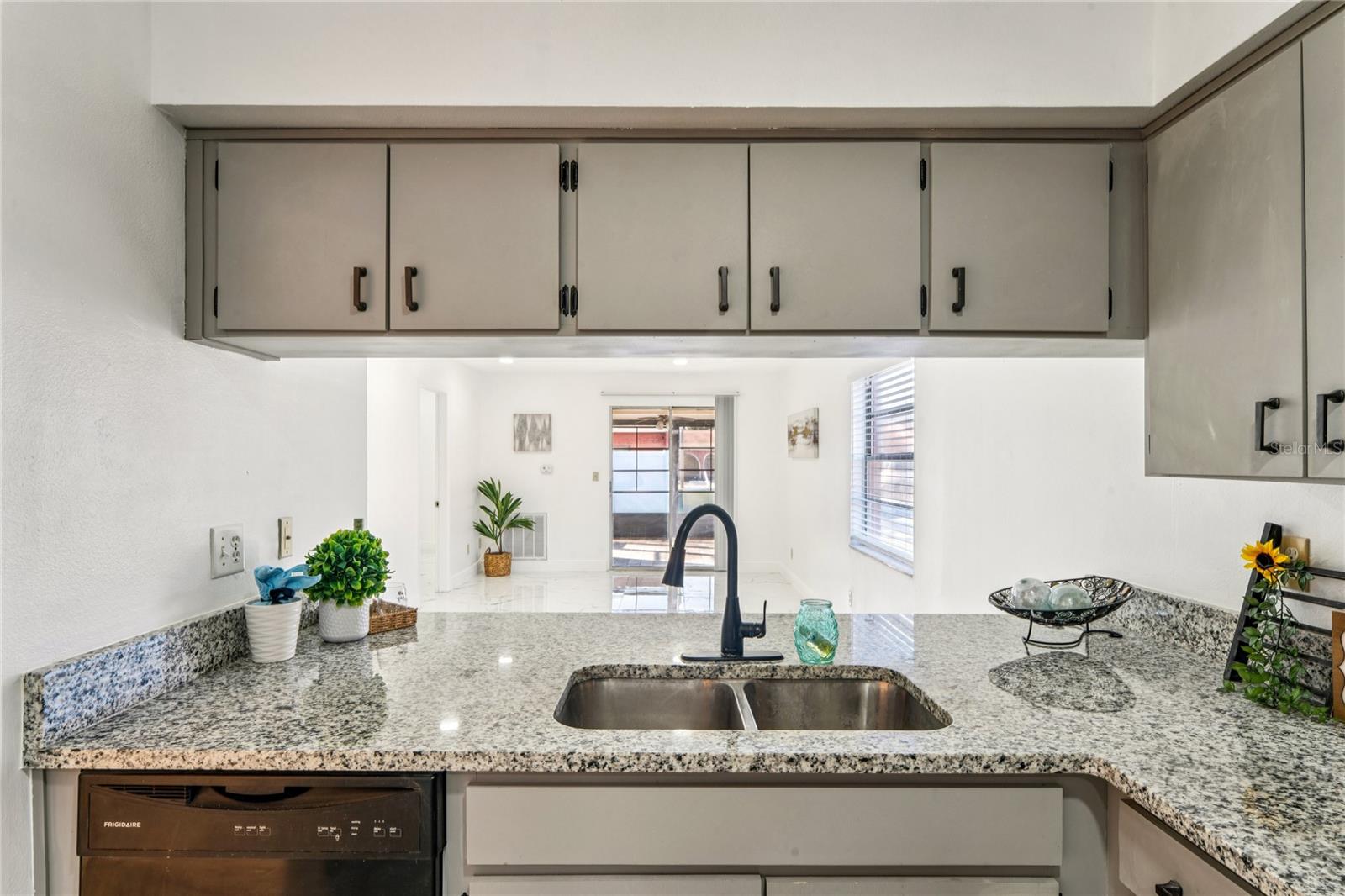 Image 13 of 43 For 6324 Bonnie Bay Circle N