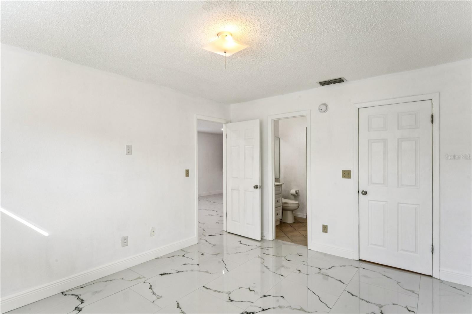 Image 17 of 43 For 6324 Bonnie Bay Circle N