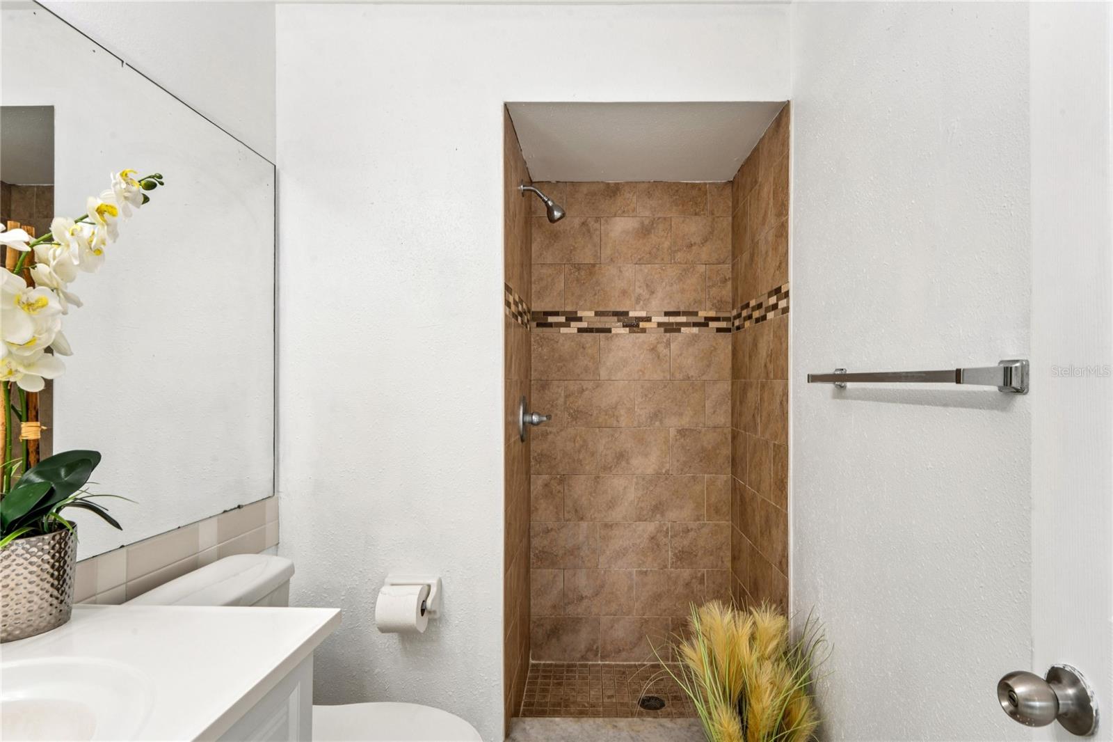 Image 19 of 43 For 6324 Bonnie Bay Circle N