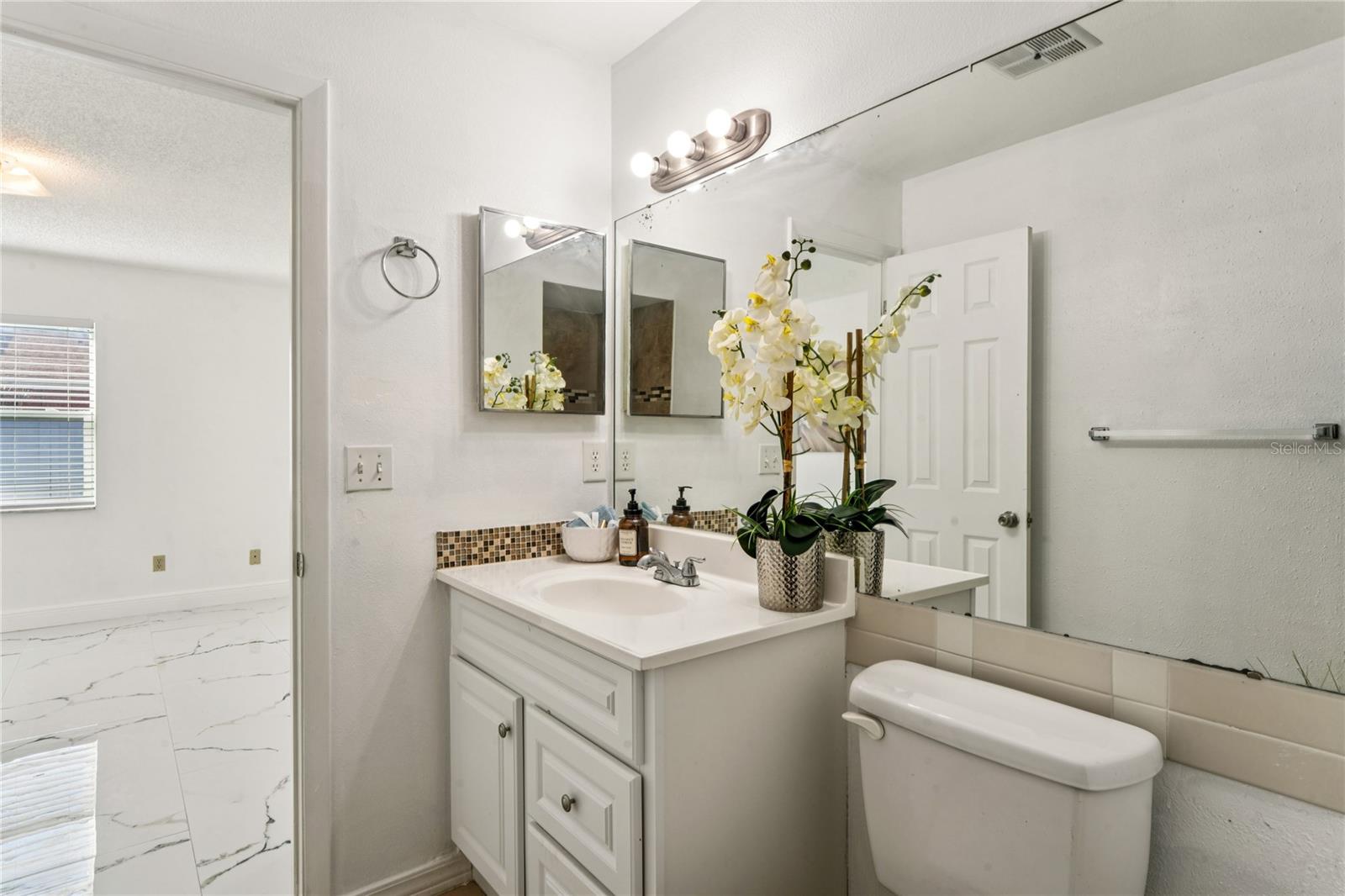 Image 21 of 43 For 6324 Bonnie Bay Circle N