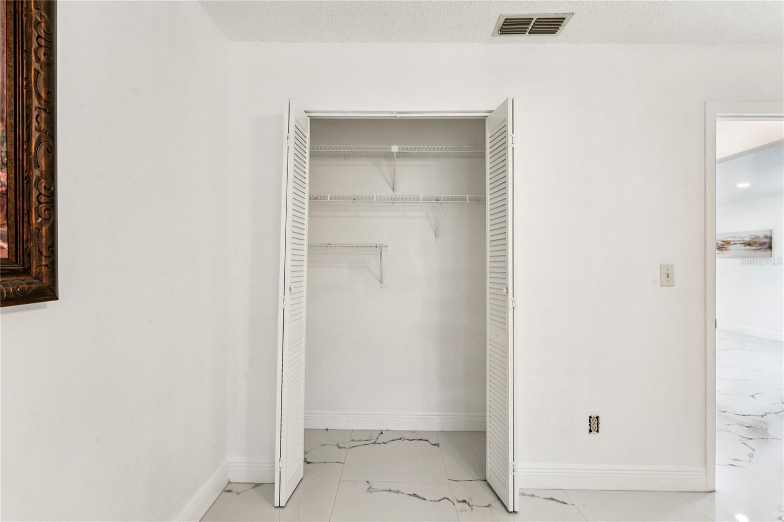 Image 25 of 43 For 6324 Bonnie Bay Circle N