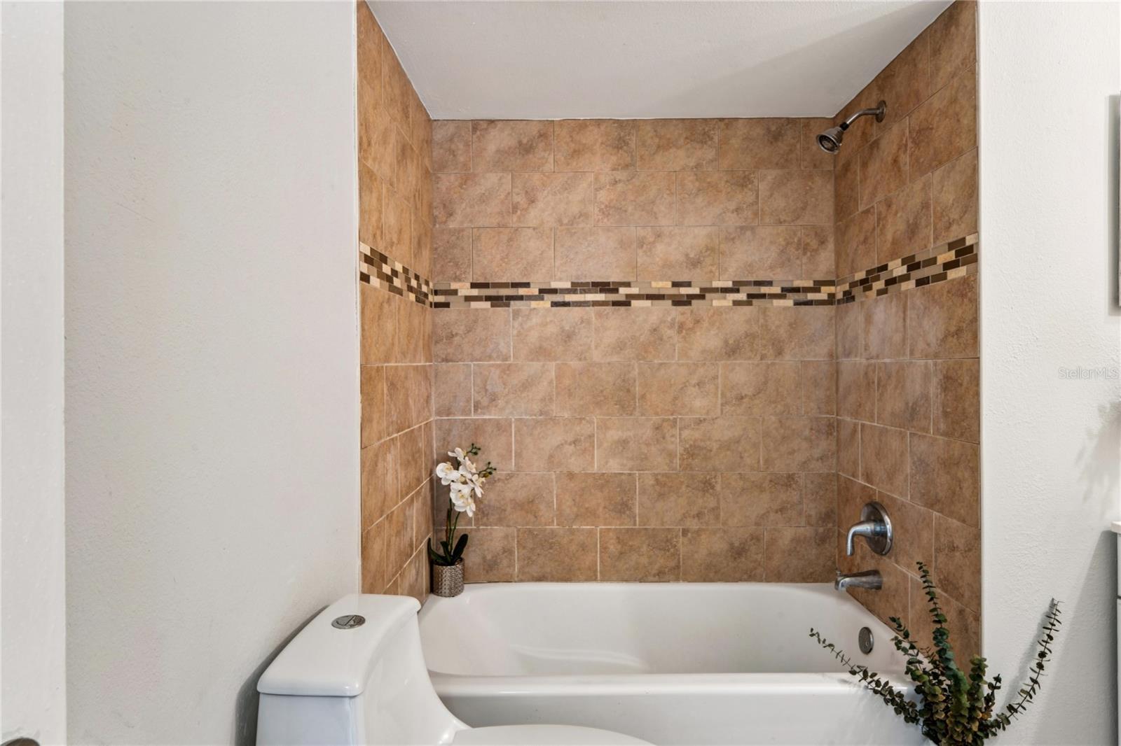 Image 27 of 43 For 6324 Bonnie Bay Circle N