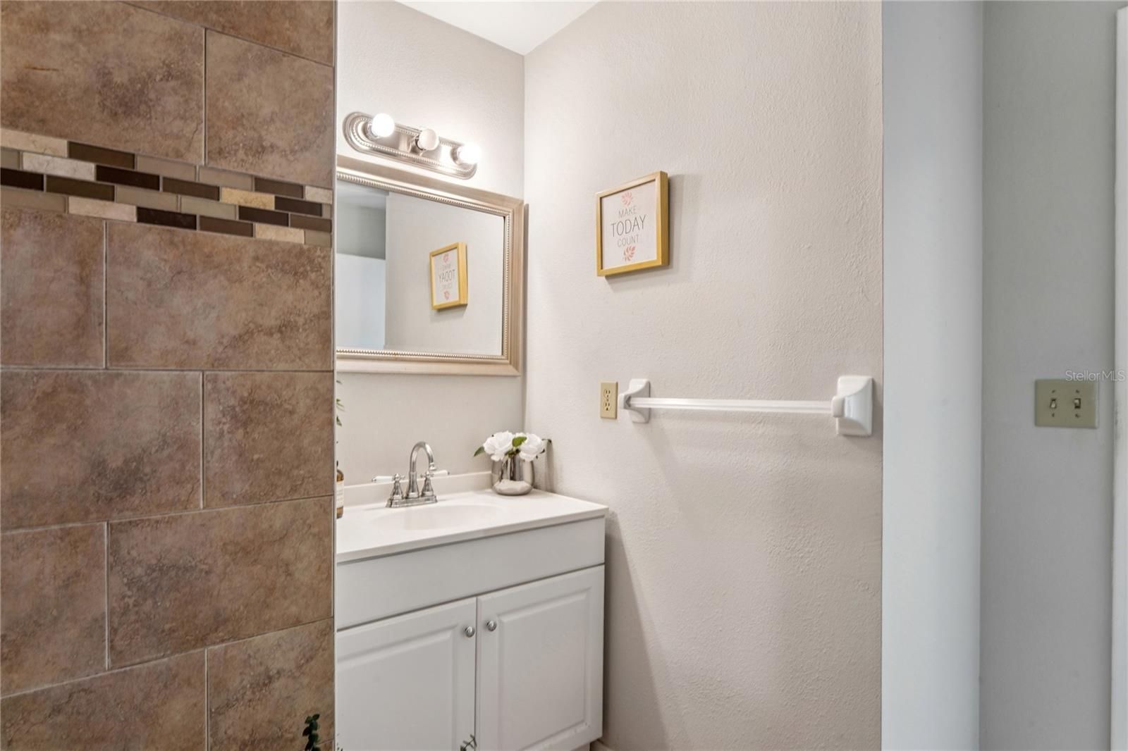 Image 28 of 43 For 6324 Bonnie Bay Circle N