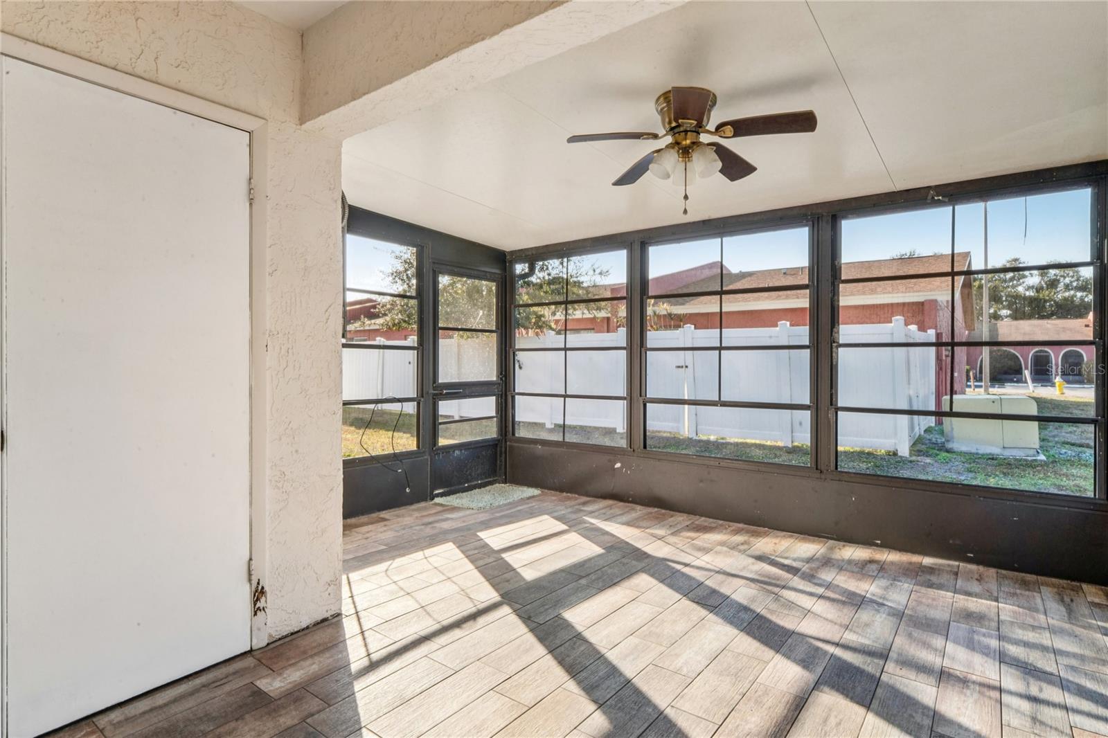 Image 30 of 43 For 6324 Bonnie Bay Circle N