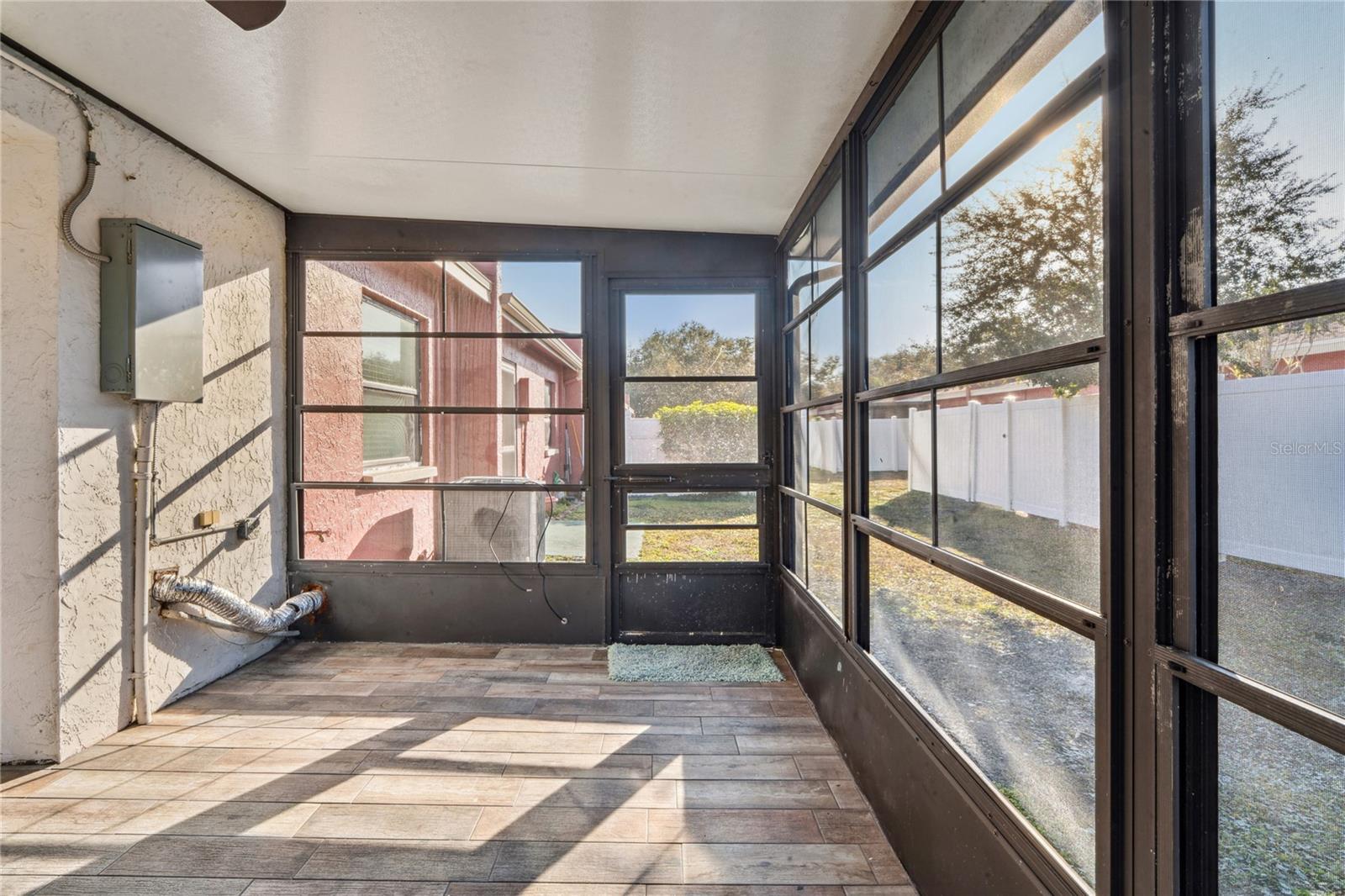 Image 31 of 43 For 6324 Bonnie Bay Circle N