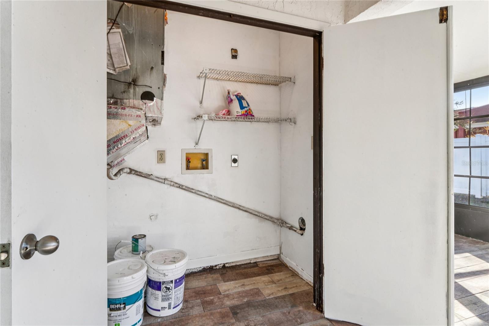 Image 33 of 43 For 6324 Bonnie Bay Circle N