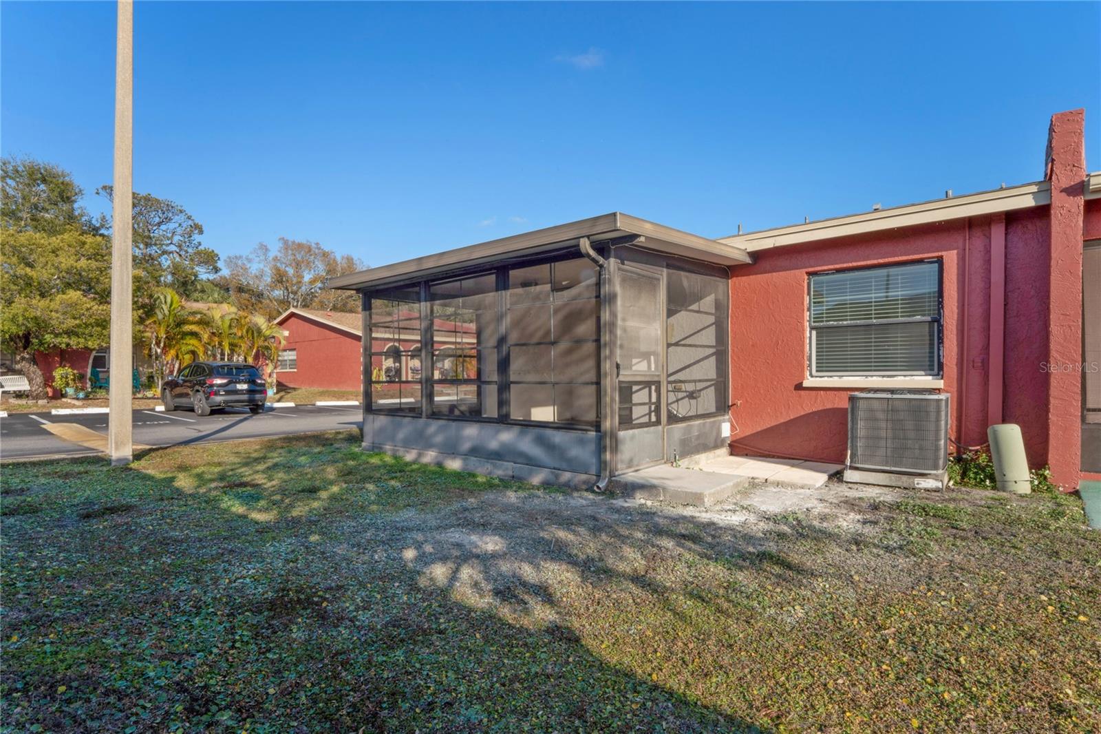 Image 36 of 43 For 6324 Bonnie Bay Circle N