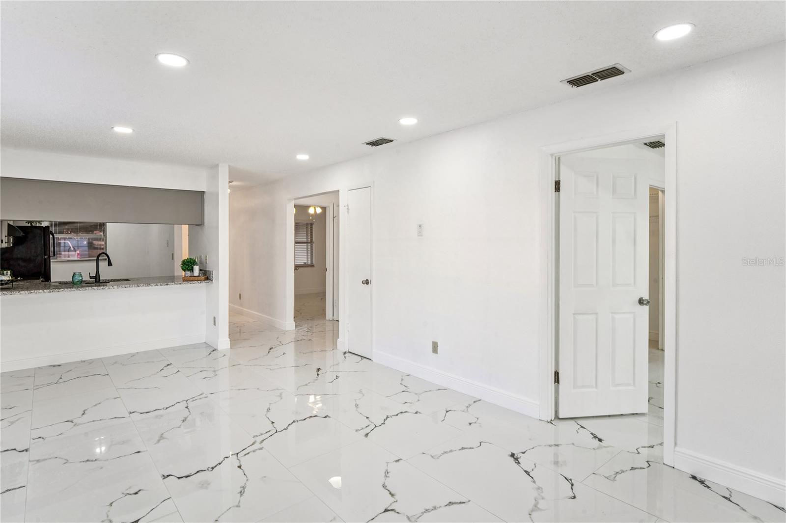 Image 5 of 43 For 6324 Bonnie Bay Circle N