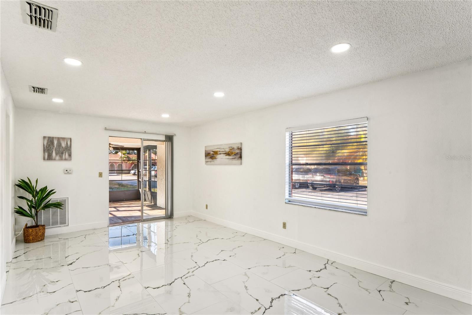 Image 6 of 43 For 6324 Bonnie Bay Circle N