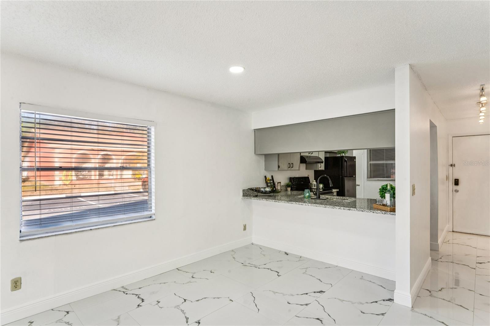 Image 9 of 43 For 6324 Bonnie Bay Circle N