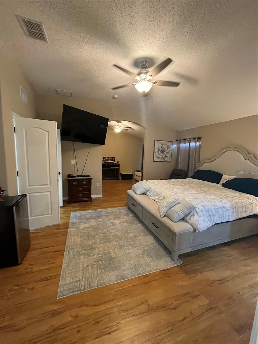 Image 24 of 44 For 1914 Oswego Drive