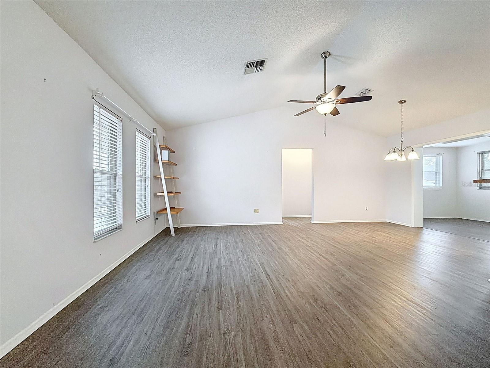 Image 10 of 72 For 1196 Macfarlane Avenue