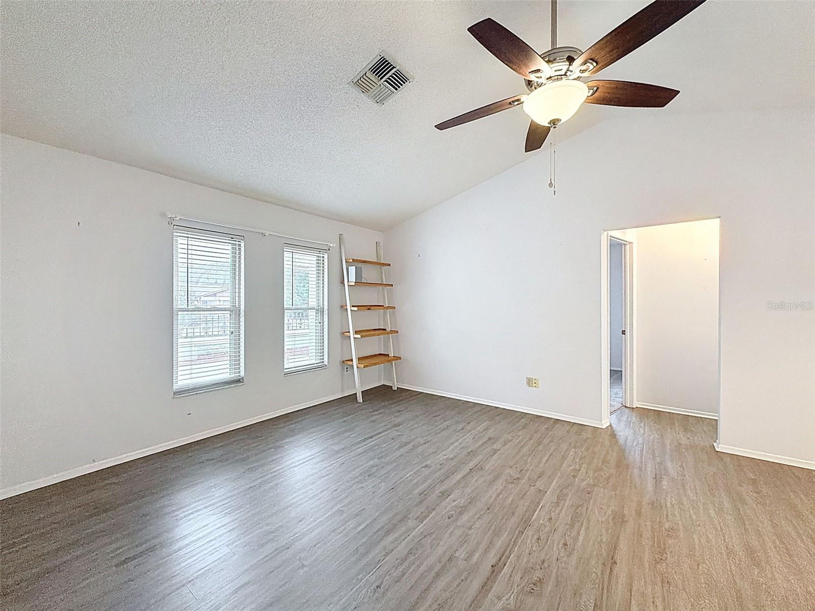 Image 14 of 72 For 1196 Macfarlane Avenue