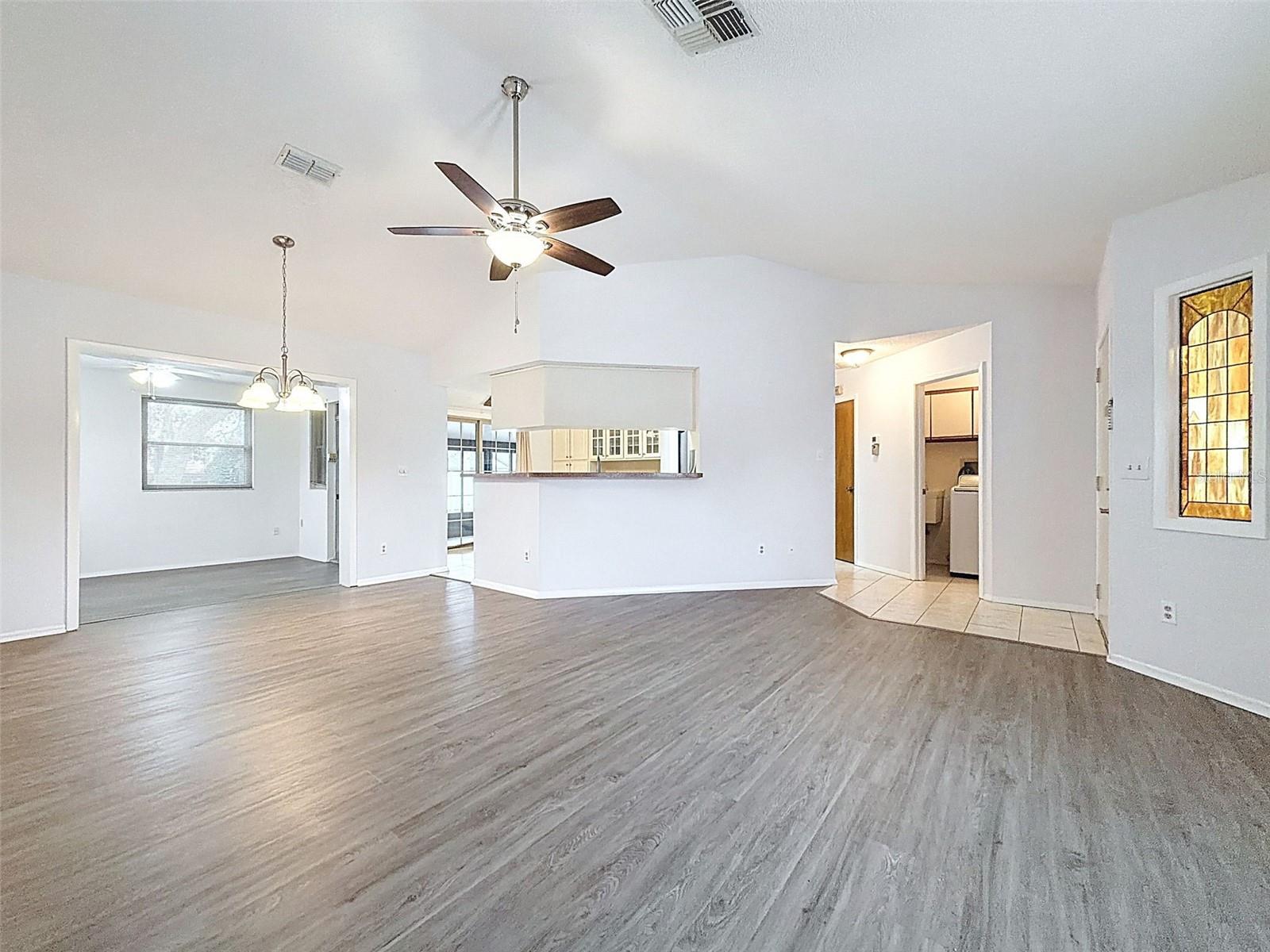 Image 15 of 72 For 1196 Macfarlane Avenue