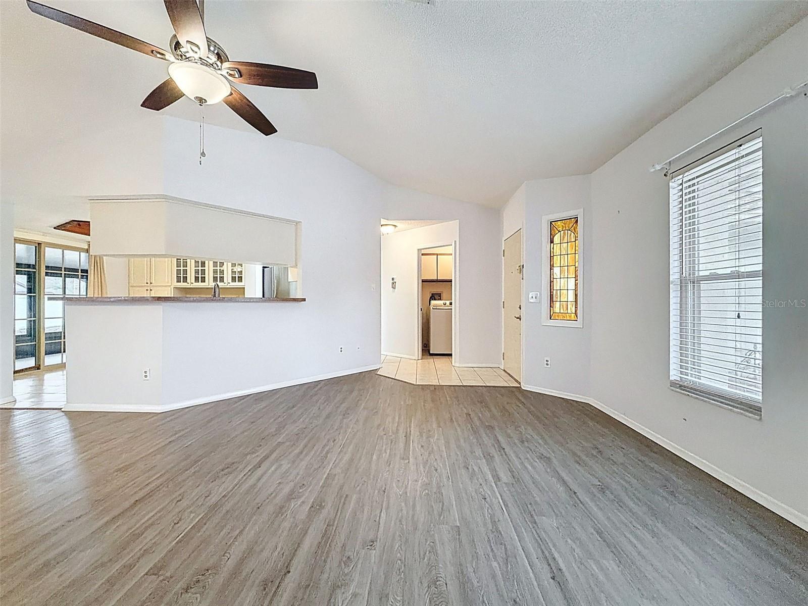 Image 16 of 72 For 1196 Macfarlane Avenue