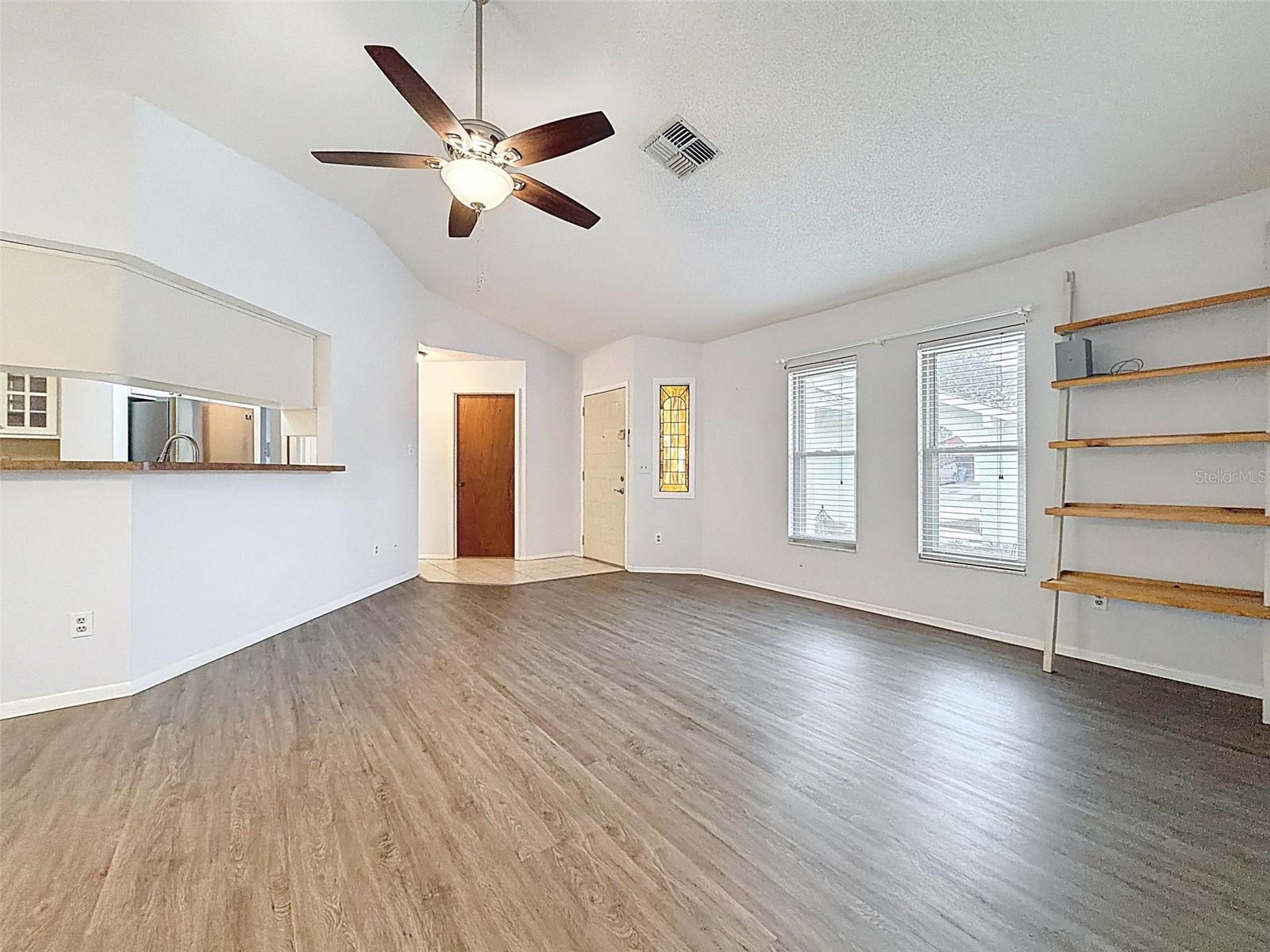 Image 17 of 72 For 1196 Macfarlane Avenue