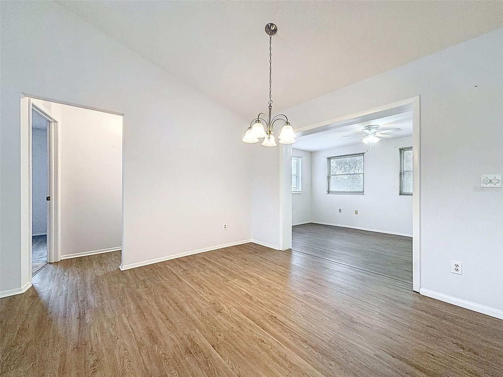 Image 21 of 72 For 1196 Macfarlane Avenue